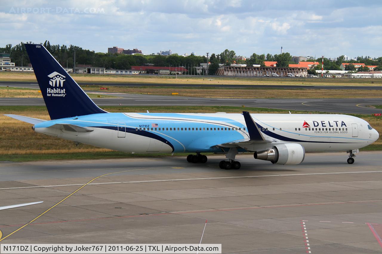 N171DZ, 1998 Boeing 767-332 C/N 29690, Delta Air Lines