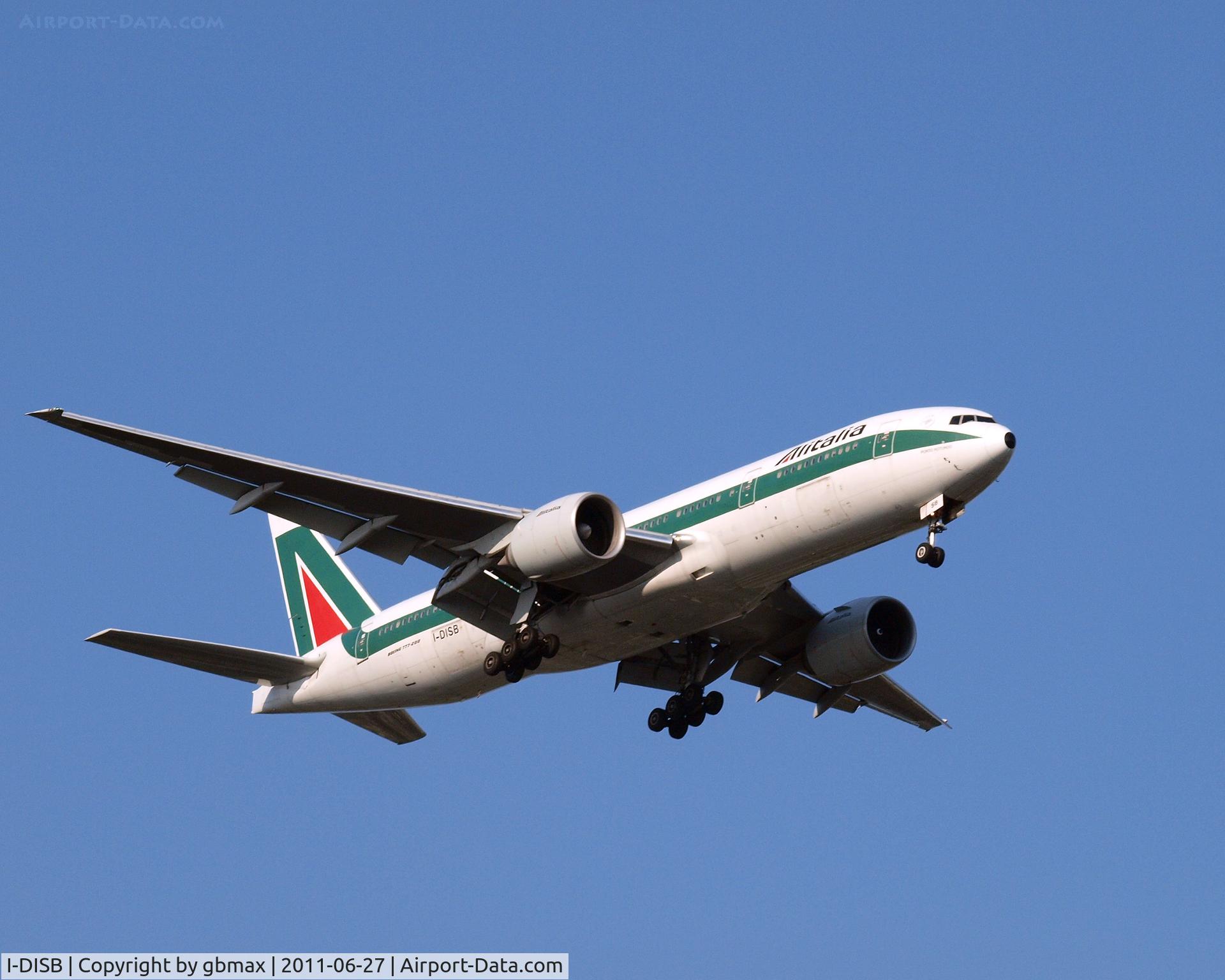 I-DISB, 2002 Boeing 777-243/ER C/N 32859, Going to a landing at JFK