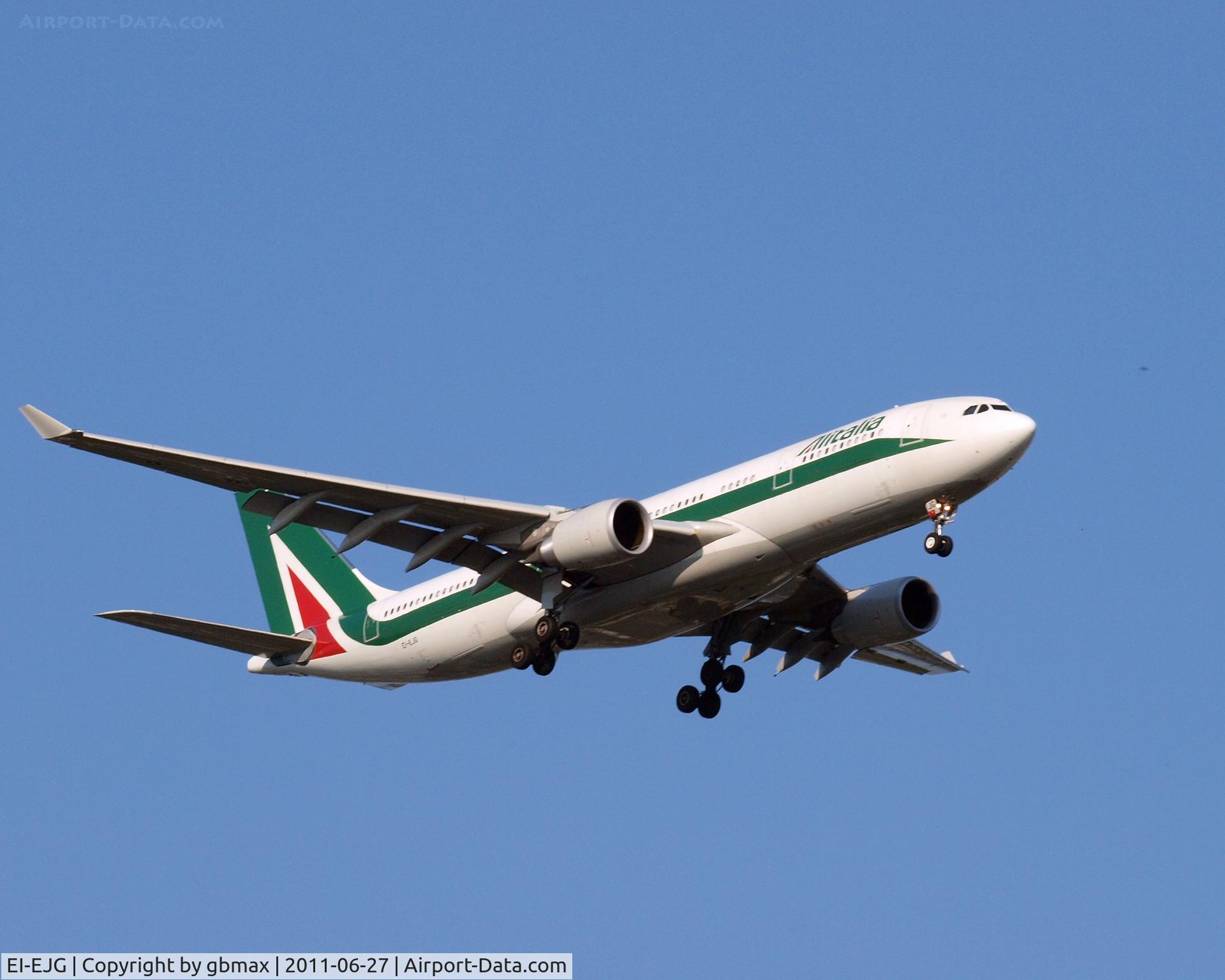 EI-EJG, 2010 Airbus A330-202 C/N 1123, Going to a landing at JFK