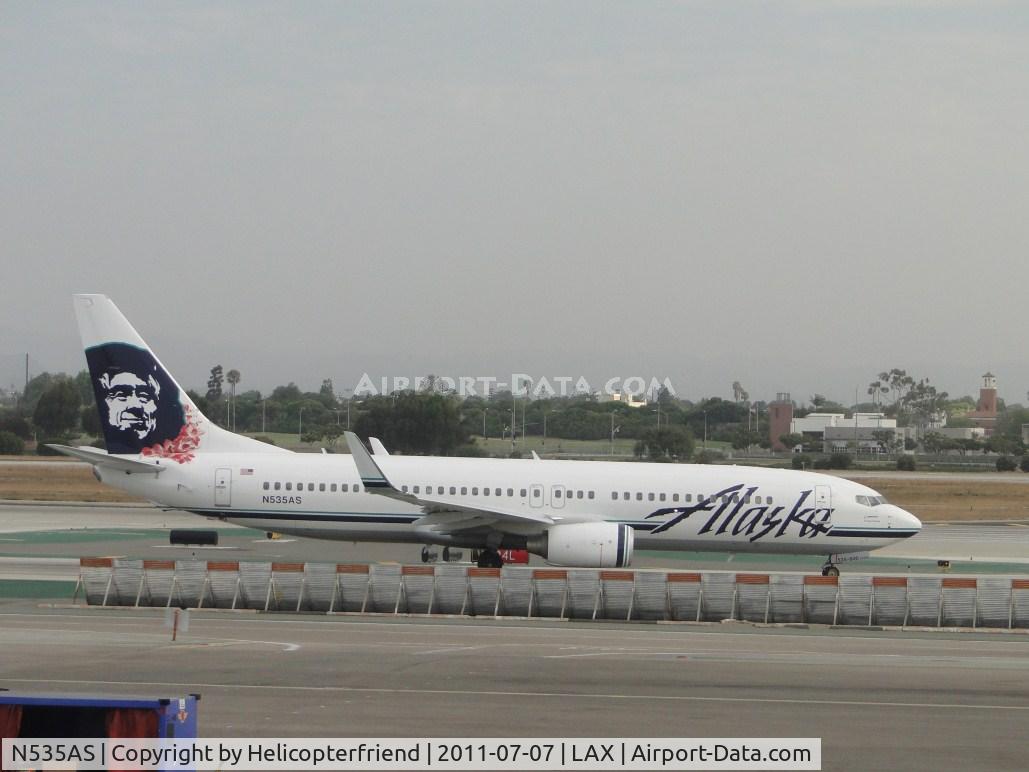 N535AS, 2011 Boeing 737-890 C/N 35200, Taxiing to runway 24L for take off