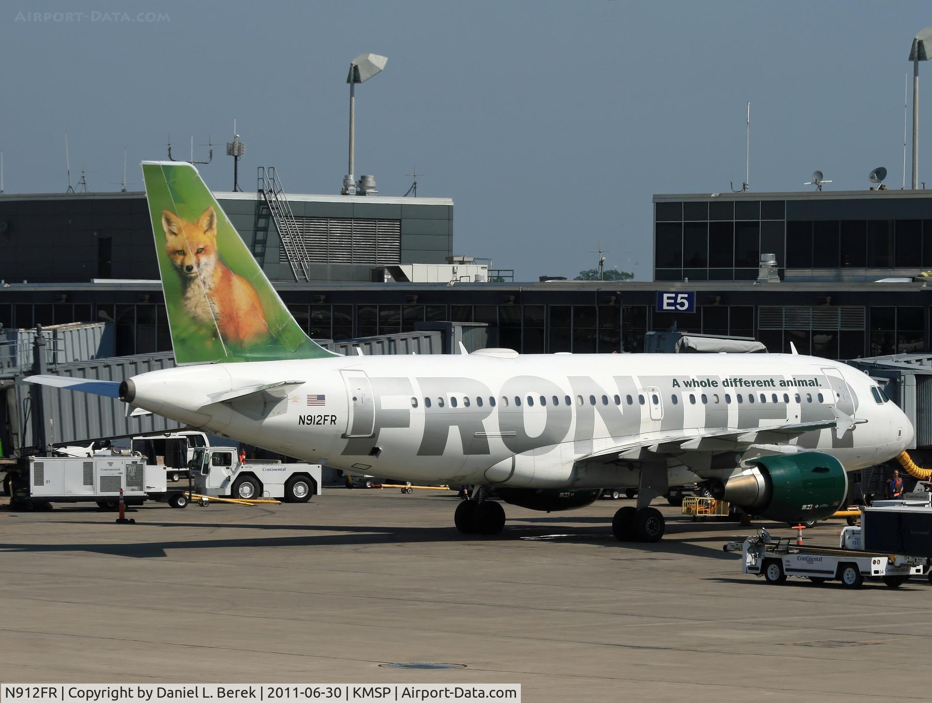 N912FR, 2002 Airbus A319-111 C/N 1803, Foxy lady at KMSP