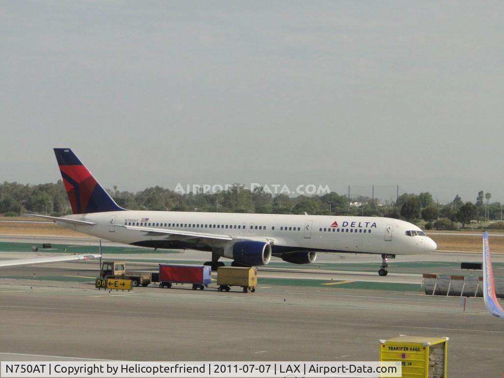 N750AT, 1984 Boeing 757-212 C/N 23126, Taxiing to runway 24L for take off
