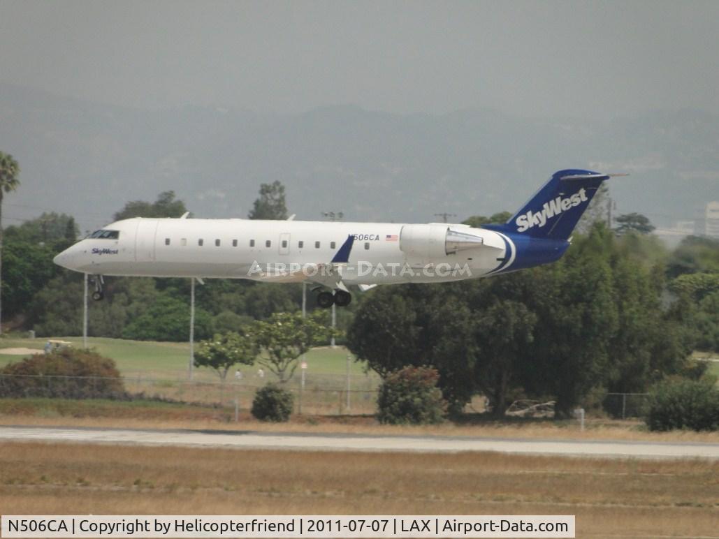 N506CA, 2003 Bombardier CRJ-200ER (CL-600-2B19) C/N 7793, Landing on runway 24R