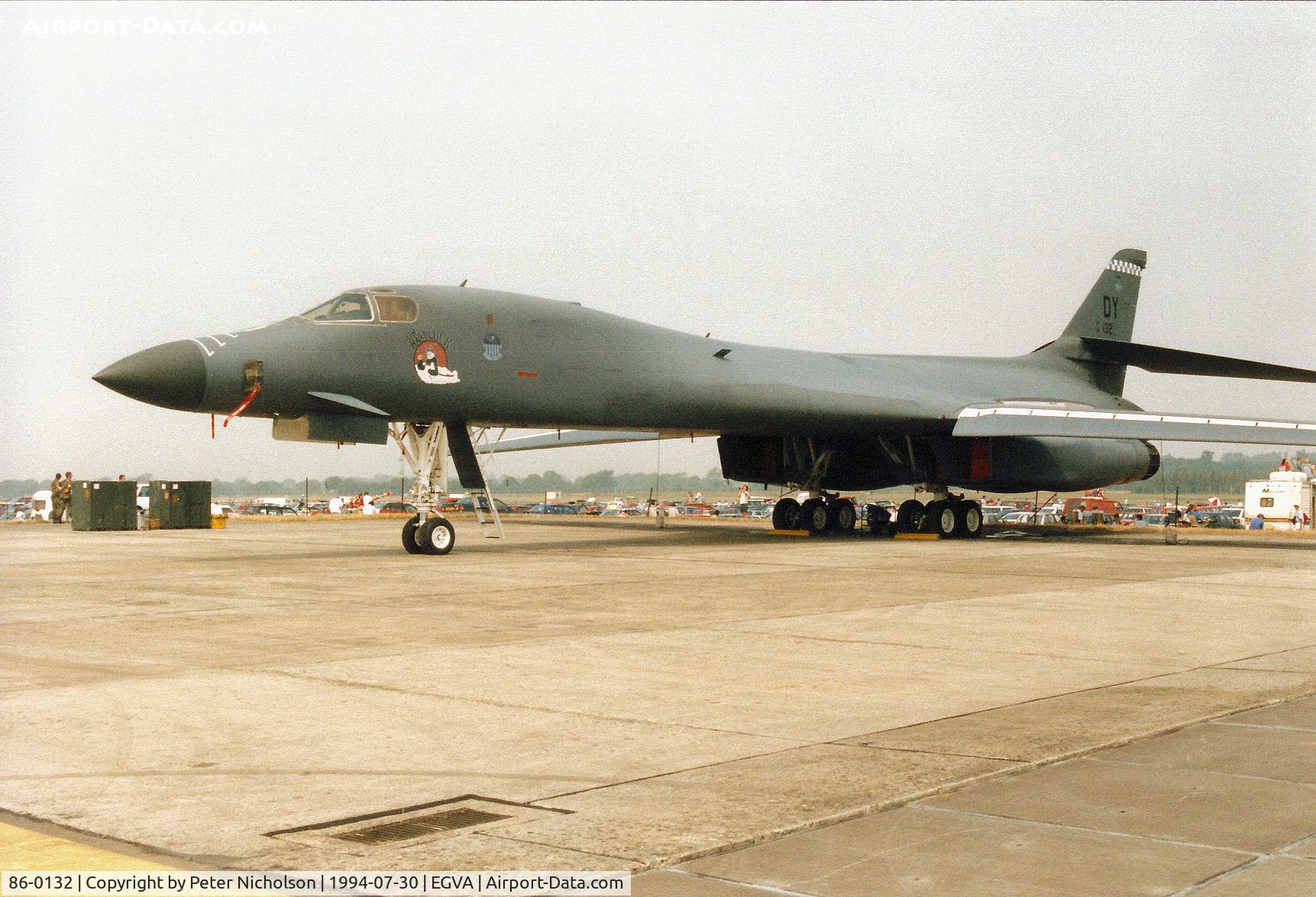 86-0132, 1986 Rockwell B-1B Lancer C/N 92, B-1B Lancer, callsign Hawk 85, of the 7th Bomb Wing at Dyess AFB on display at the 1994 Intnl Air Tattoo at RAF Fairford.