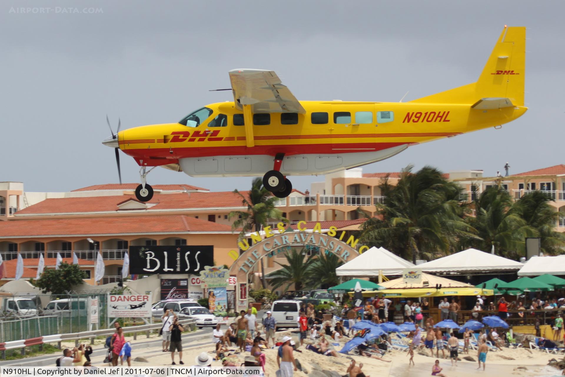 N910HL, 2011 Cessna 208B Grand Caravan C/N 208B2268, N910HL landing at TNCM