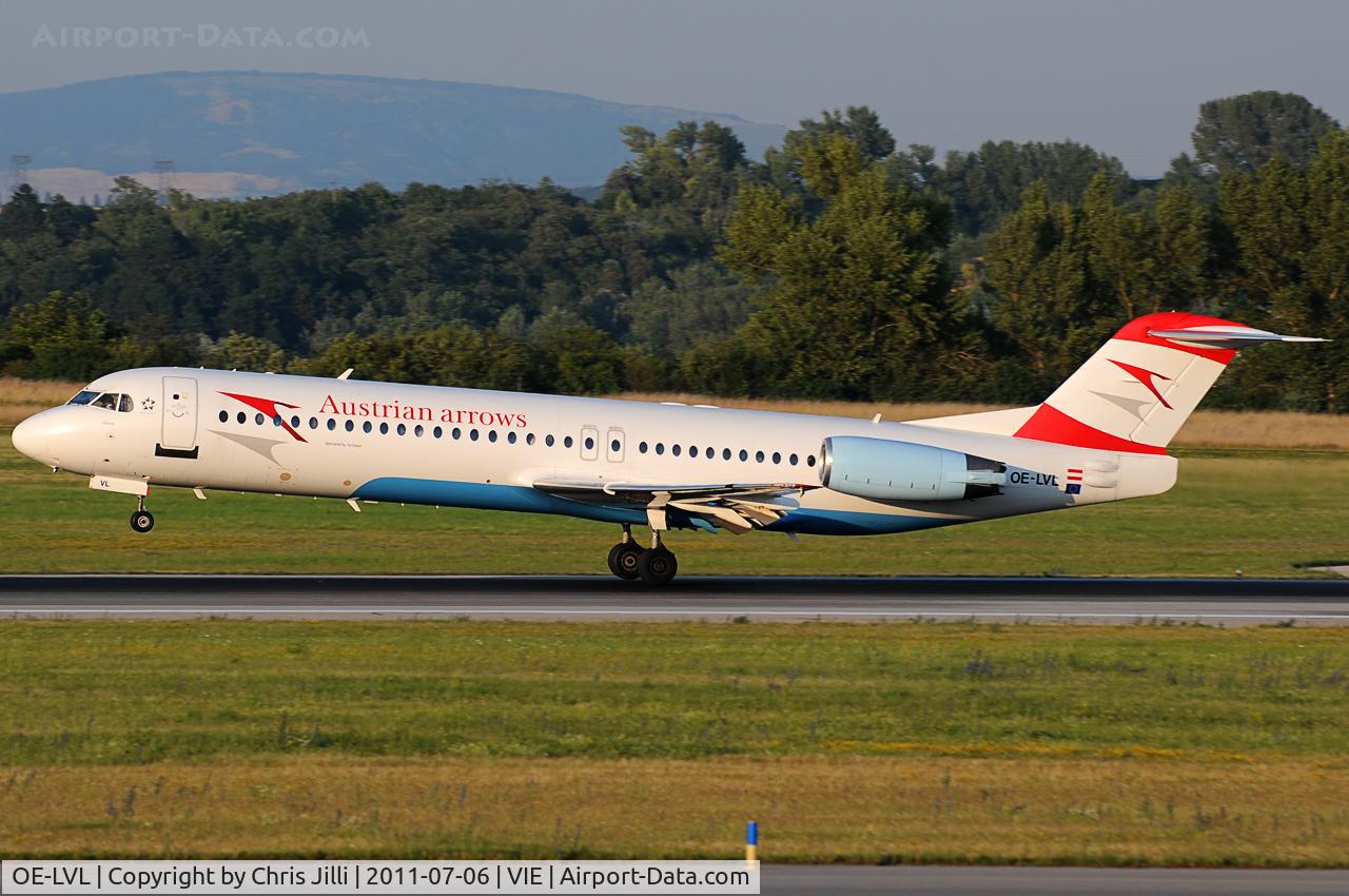OE-LVL, 1992 Fokker 100 (F-28-0100) C/N 11404, Austrian arrows