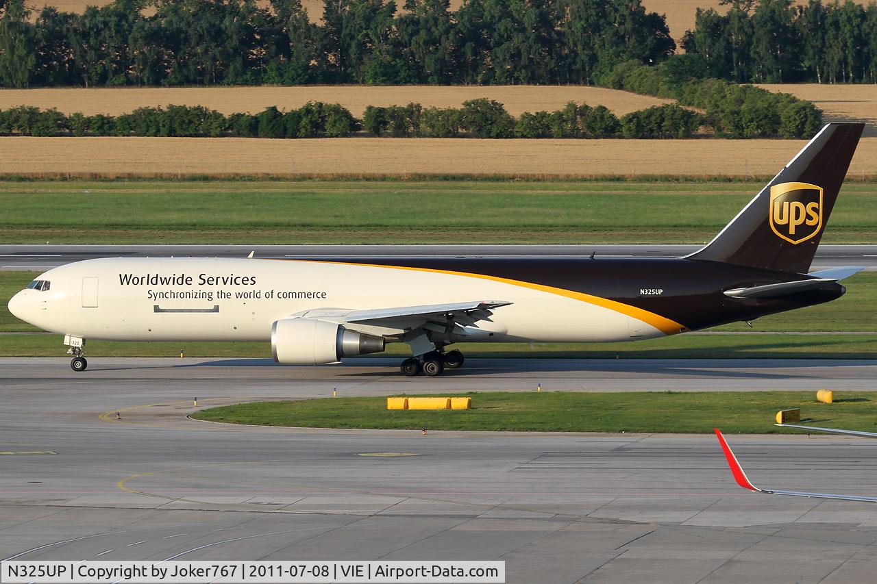 N325UP, 1998 Boeing 767-34AF C/N 27751, UPS
