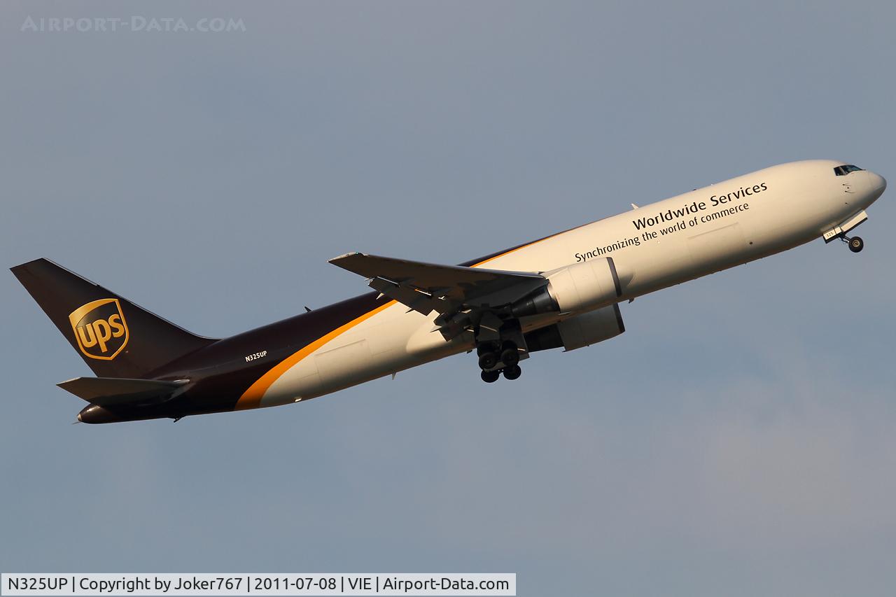 N325UP, 1998 Boeing 767-34AF C/N 27751, UPS