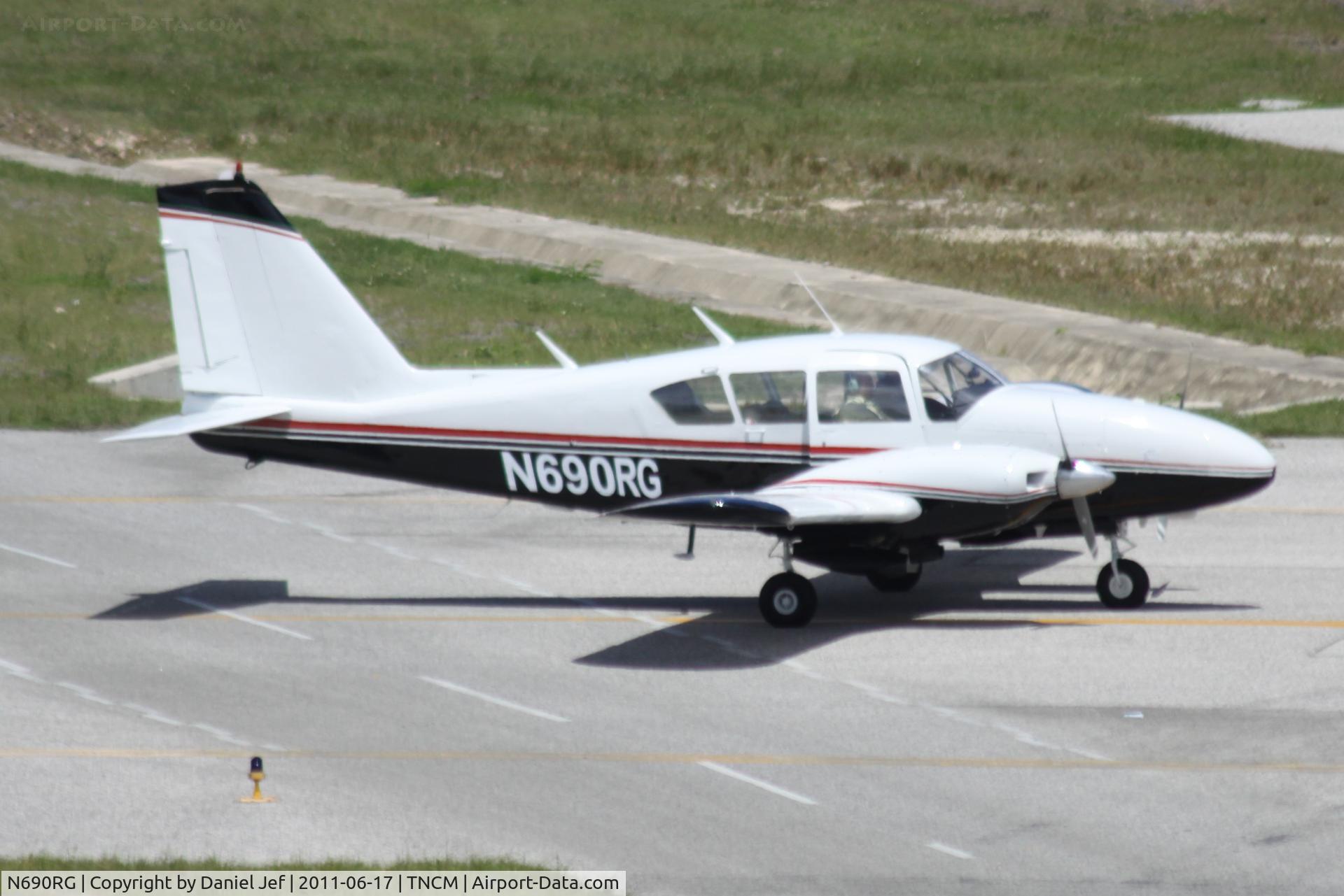 N690RG, 1969 Piper PA-23-250 C/N 274260, N690RG taxing for take off at TNCM