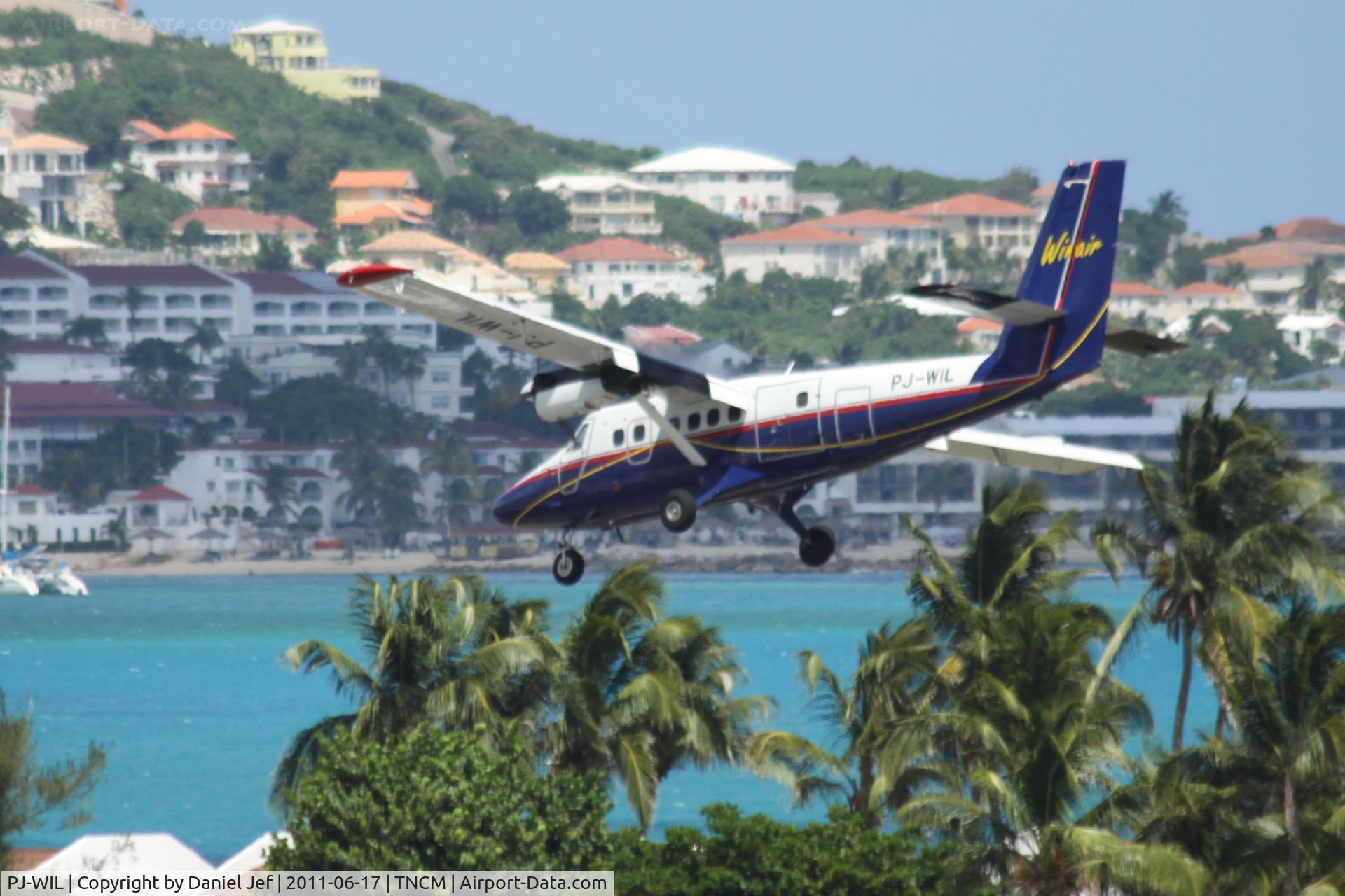 PJ-WIL, 1973 De Havilland Canada DHC-6-300 Twin Otter C/N 358, Winair landing at TNCM