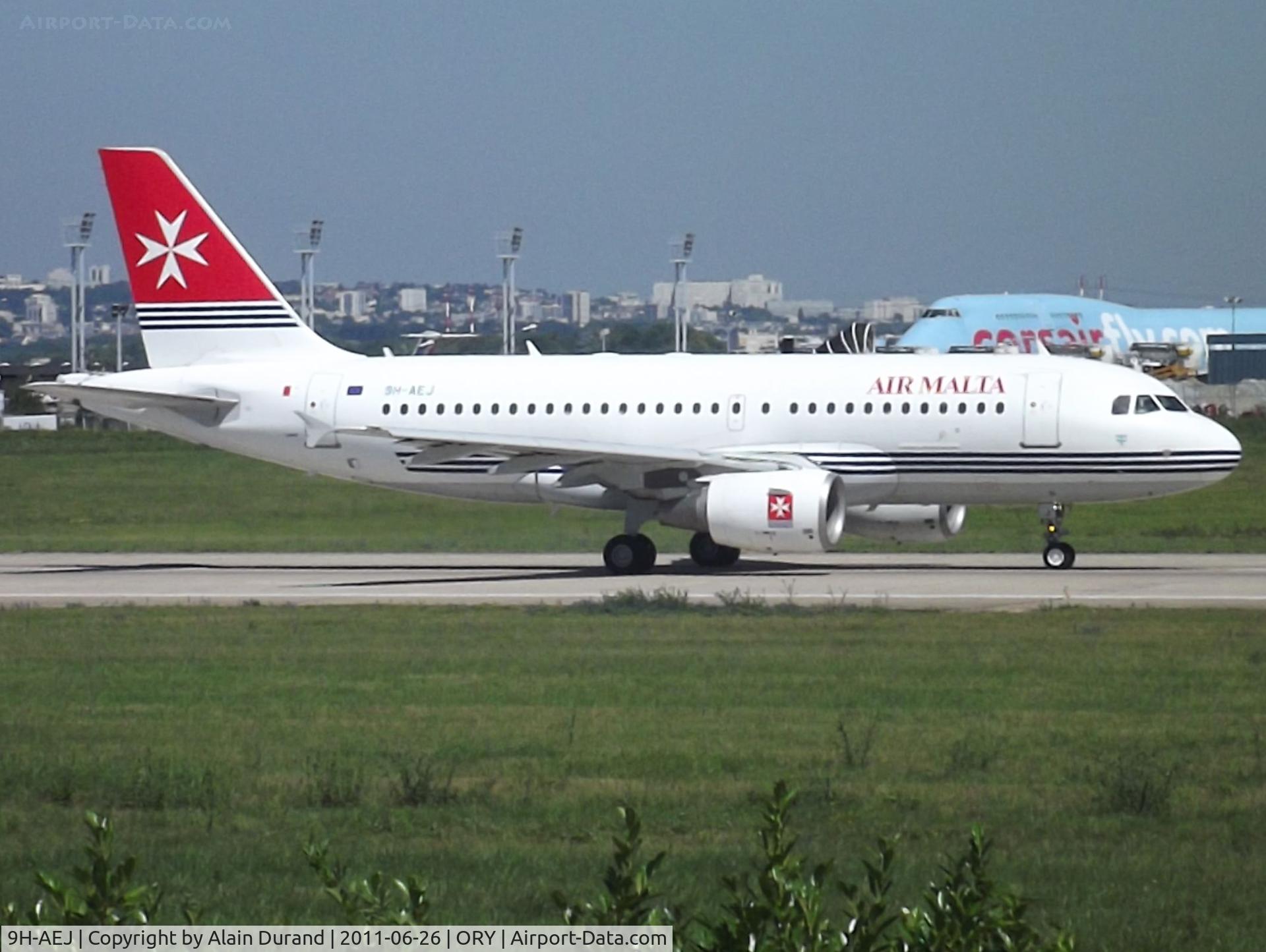 9H-AEJ, 2004 Airbus A319-112 C/N 2186, Seen entering runway 08/26, Echo-Juliet was set on her way back to Luqa
