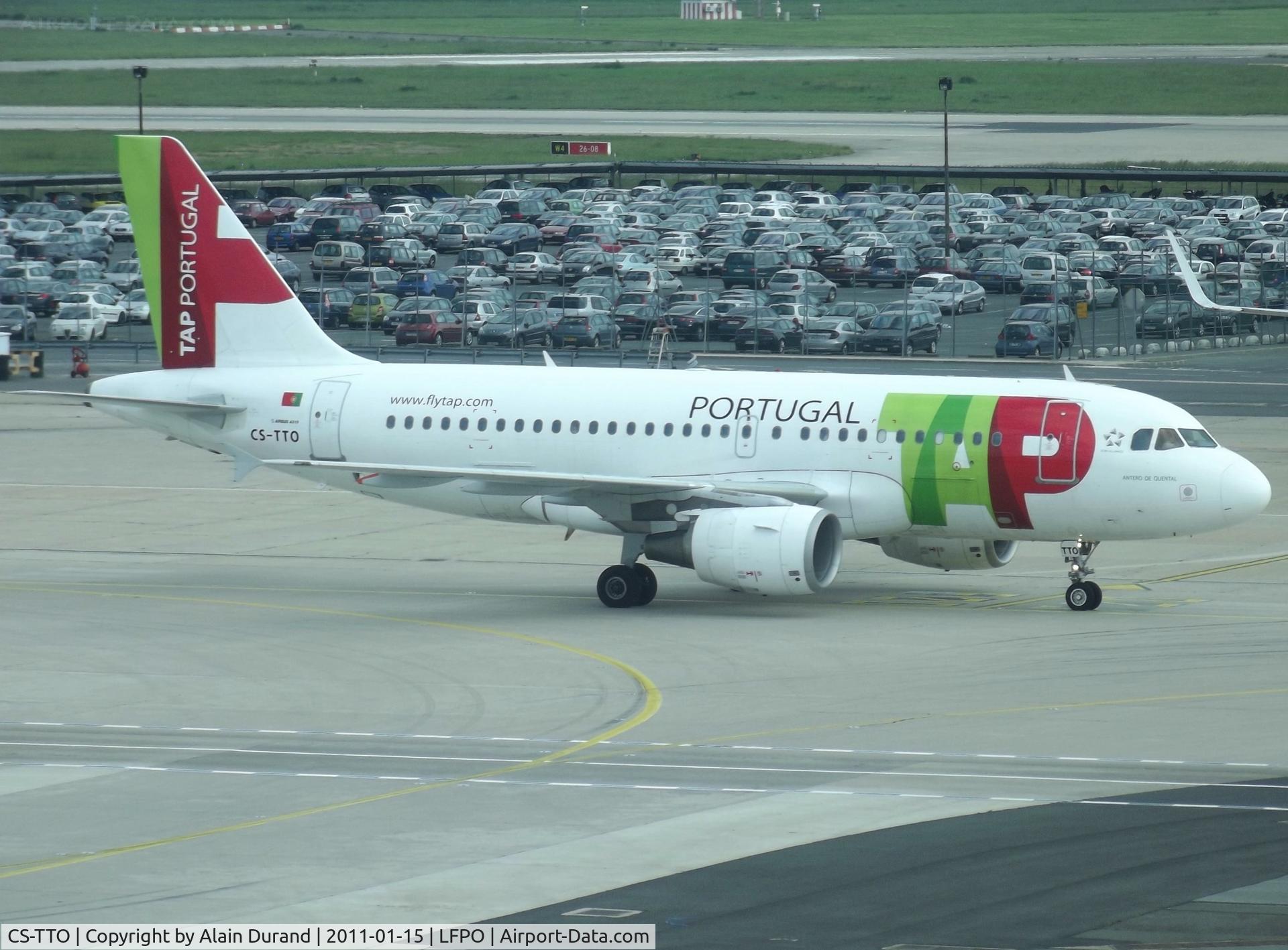 CS-TTO, 1999 Airbus A319-111 C/N 1127, Named after Antero De Quental who was a writer of the 19th century, Tango-Oscar had landed on 26/08 and was heading to gate at the western terminal
