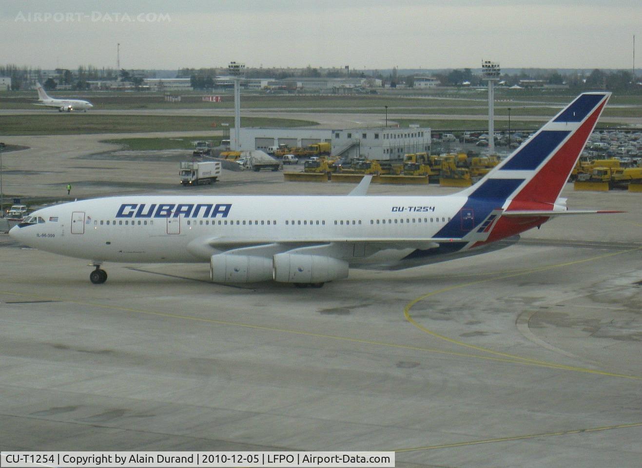 CU-T1254, Ilyushin 96-300M C/N 74393202017, Just a few yards before docking at the gate.