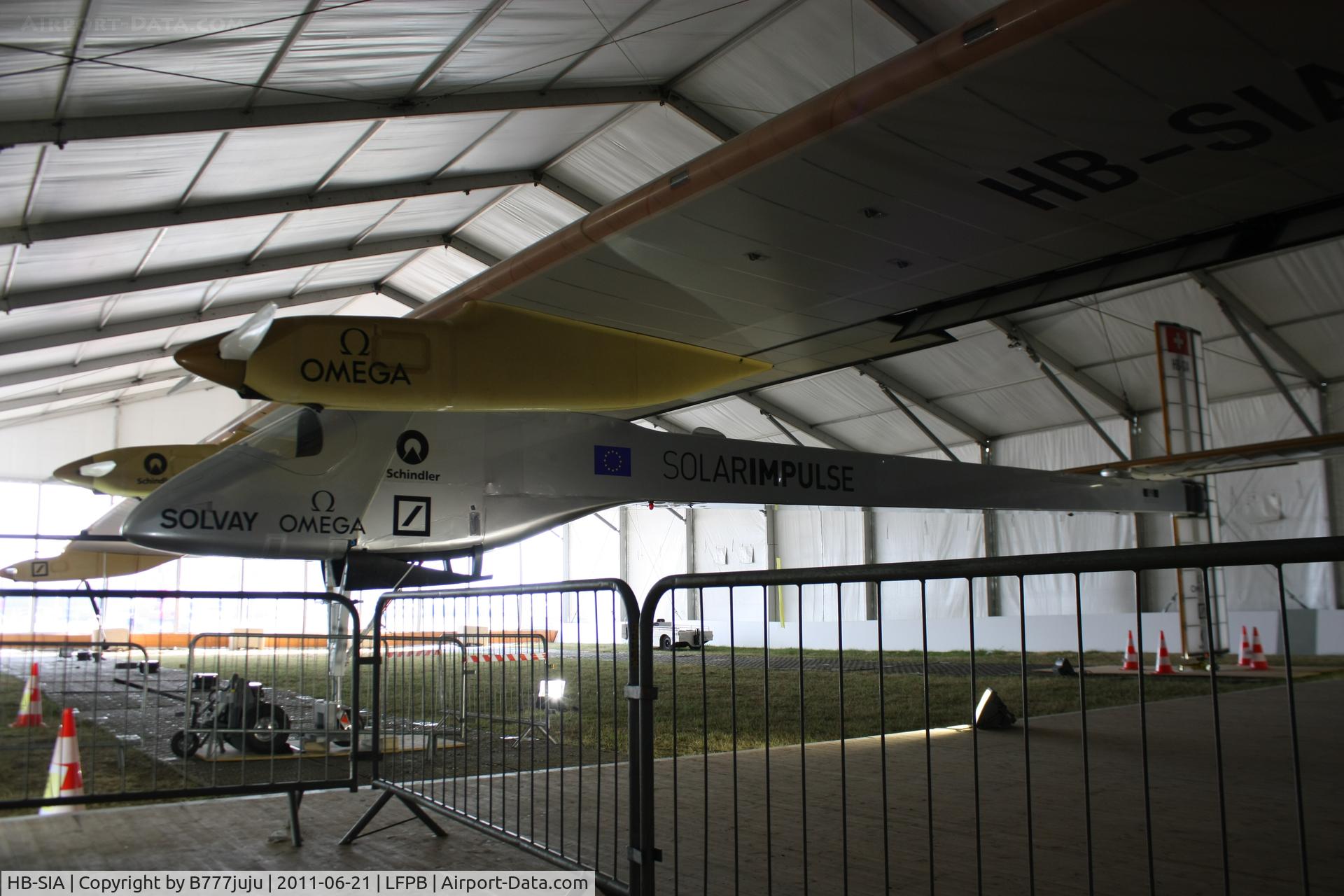 HB-SIA, 2009 Solar Impulse S10 C/N 001, on dispaly at SIAE 2011