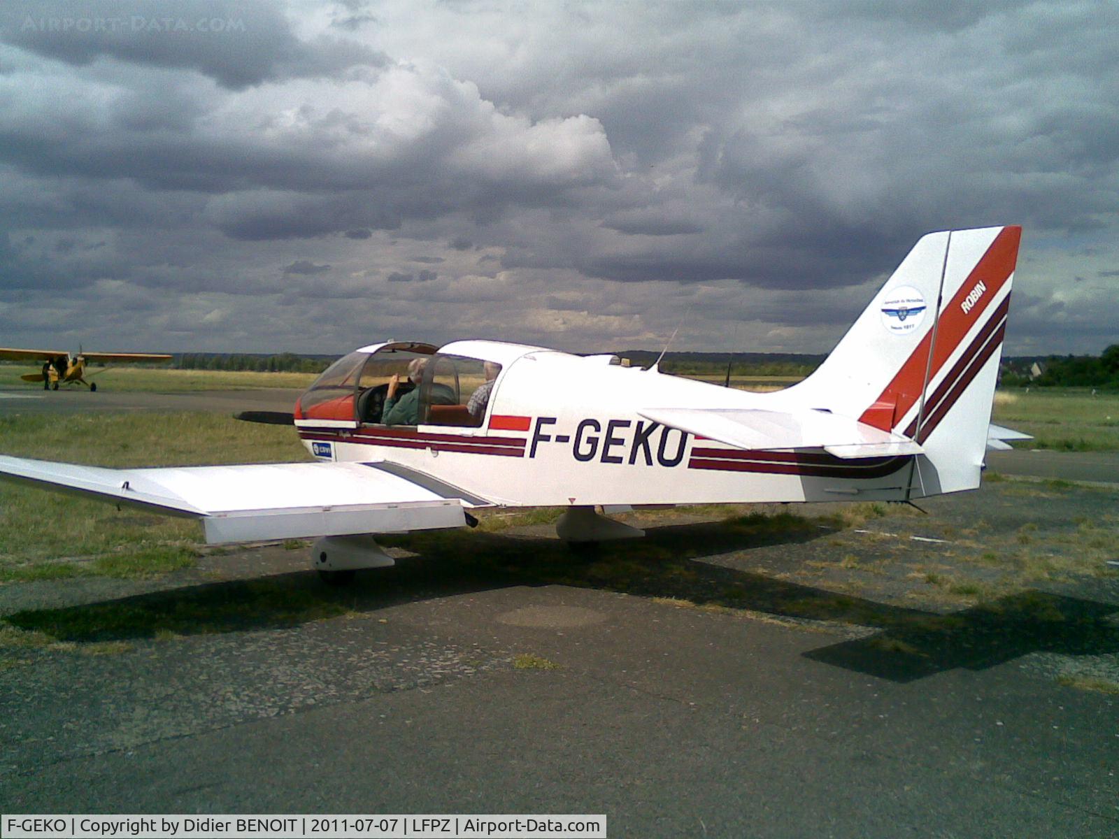 F-GEKO, Robin DR-400-120 Dauphin C/N 1740, DR400-120