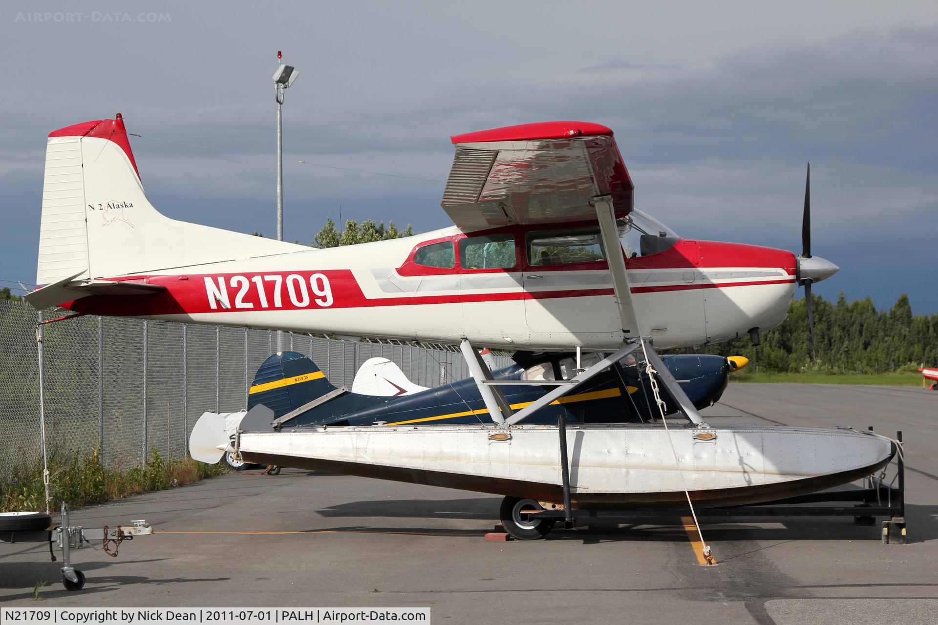 N21709, 1976 Cessna A185F Skywagon 185 C/N 18503064, PALH/LHD