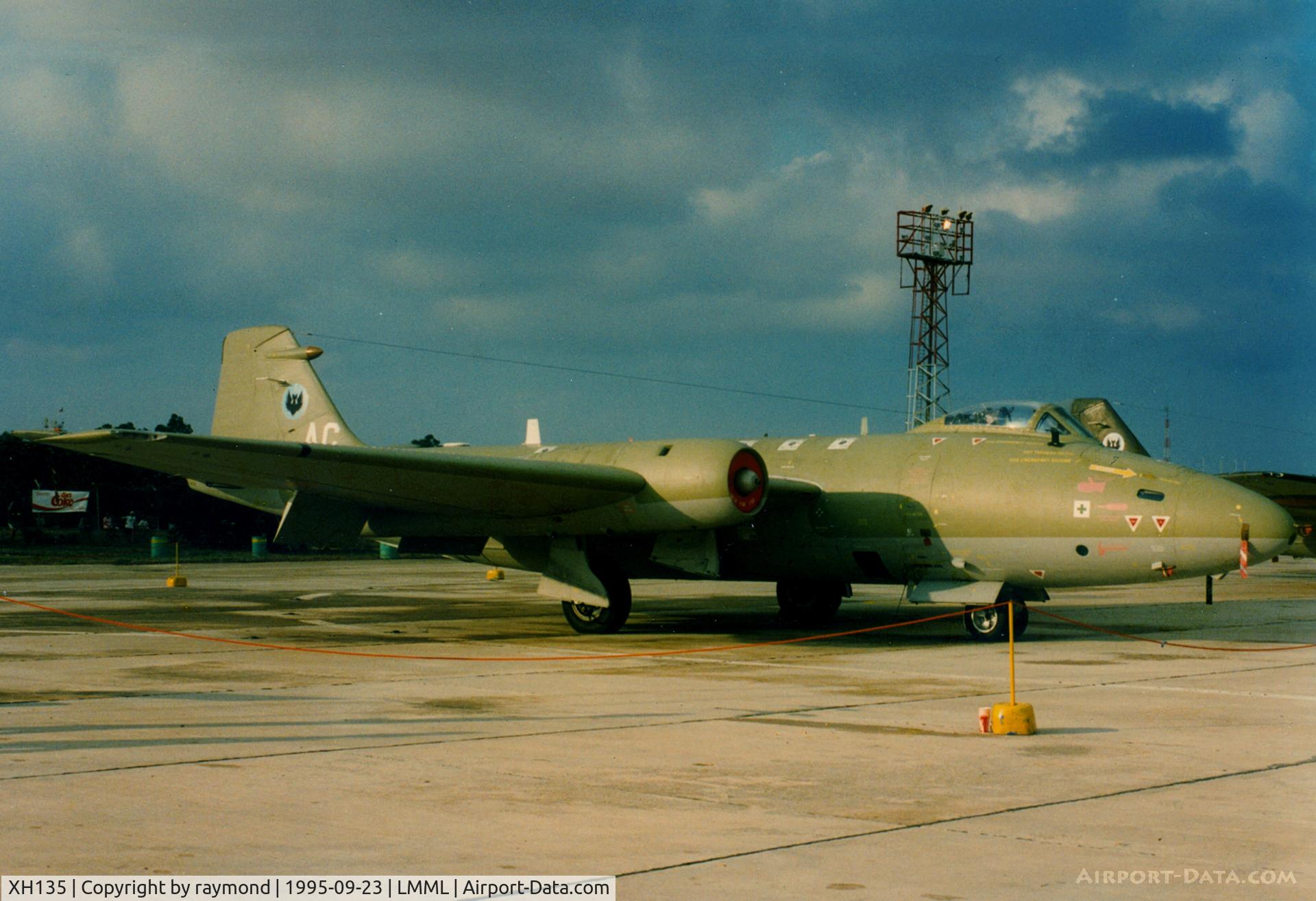 XH135, 1959 English Electric Canberra PR.9 C/N SH1725, Canberra PR9 XH135/AC 39Sqd RAF