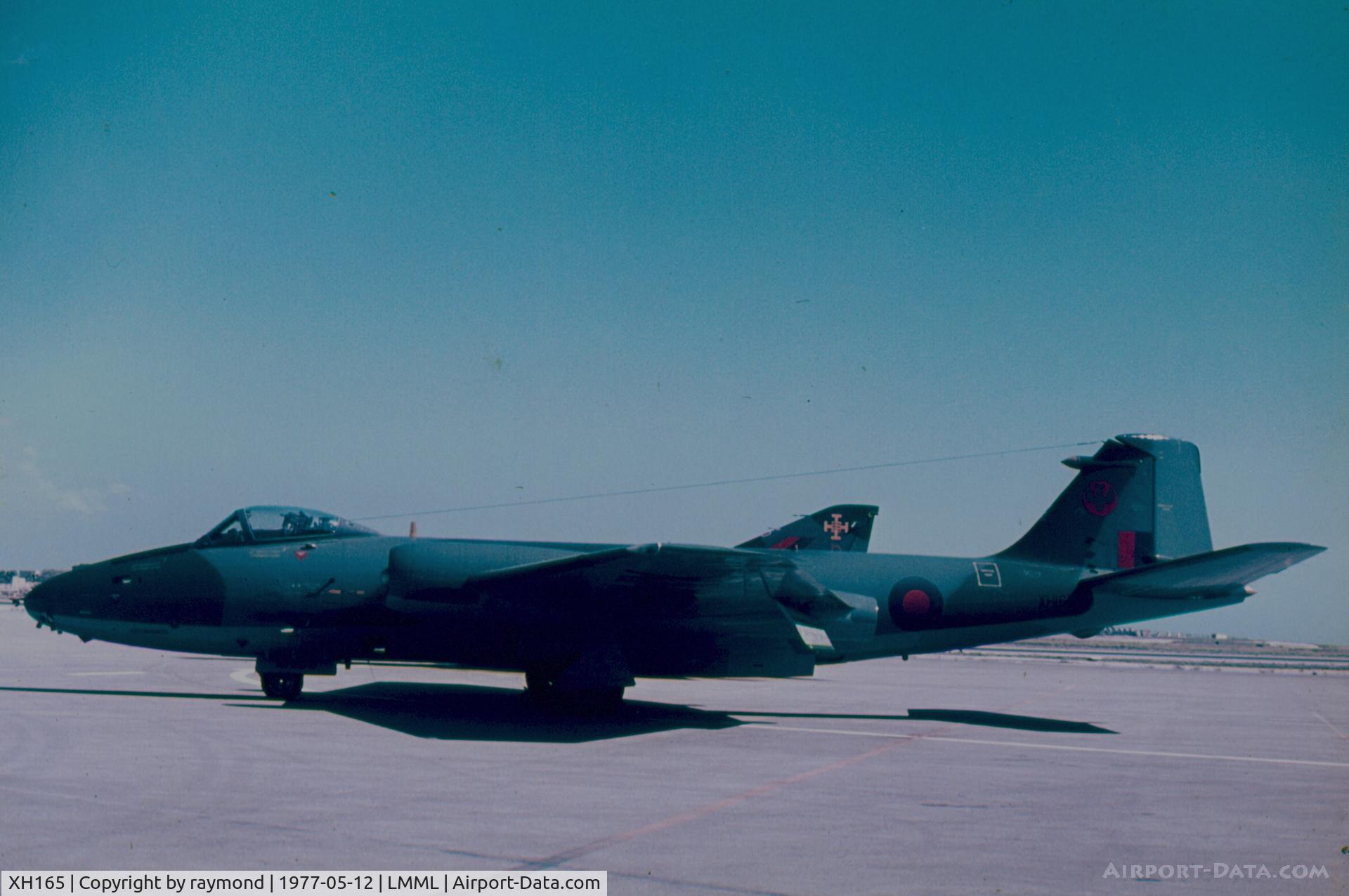 XH165, 1960 English Electric Canberra PR.9 C/N SH1729, Canberra PR9 XH165 39Sqd RAF