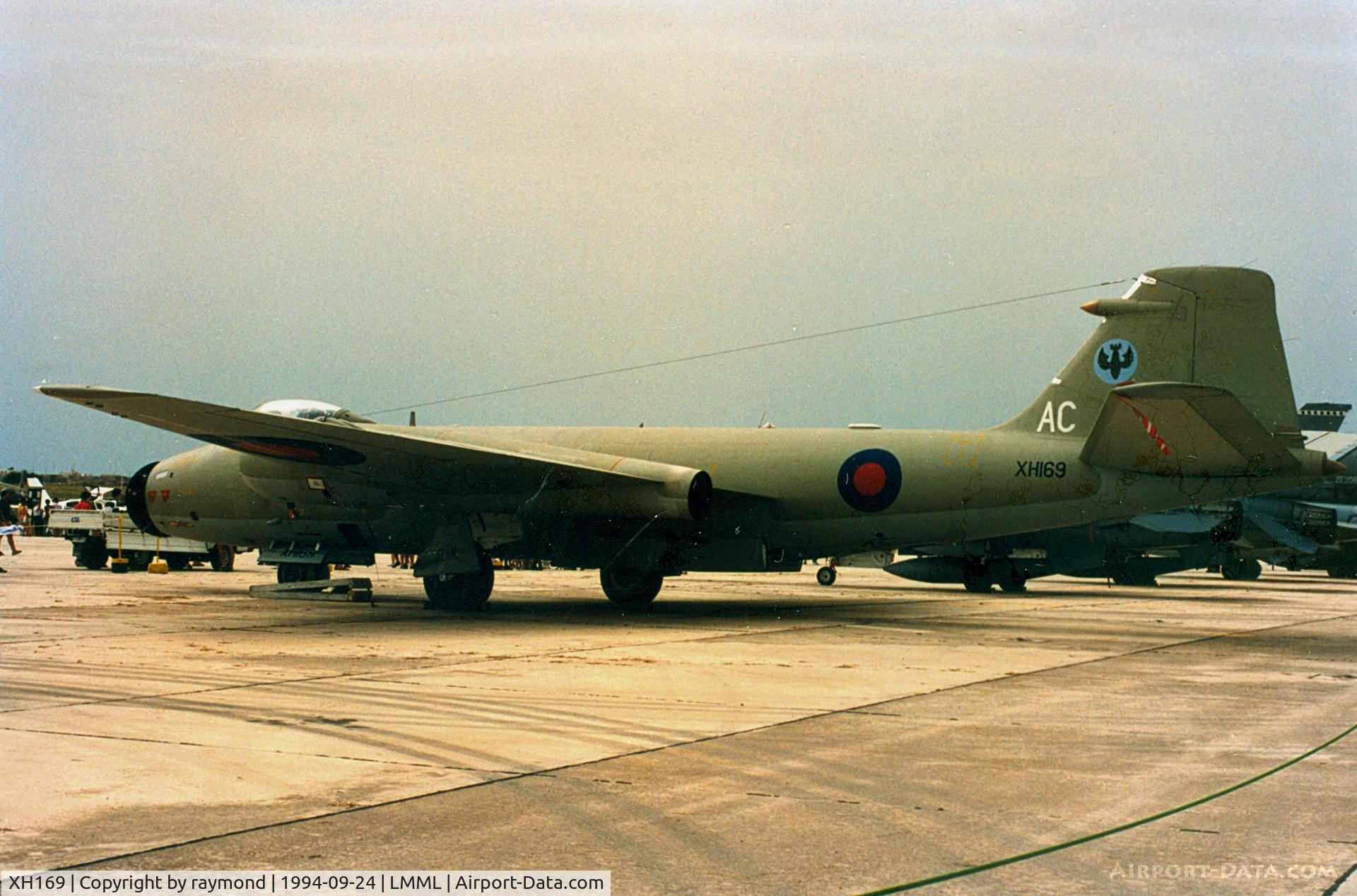 XH169, 1960 English Electric Canberra PR.9 C/N SH1733, Canberra PR9 XH169/AC 39Sqd RAF