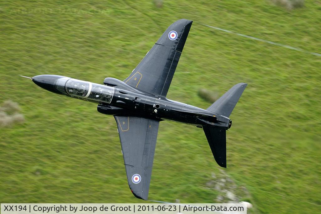 XX194, 1978 Hawker Siddeley Hawk T.1A C/N 041/312041, Macynlleth loop Wales: Bwlch pass turning left inbound Tal Y Llyn.