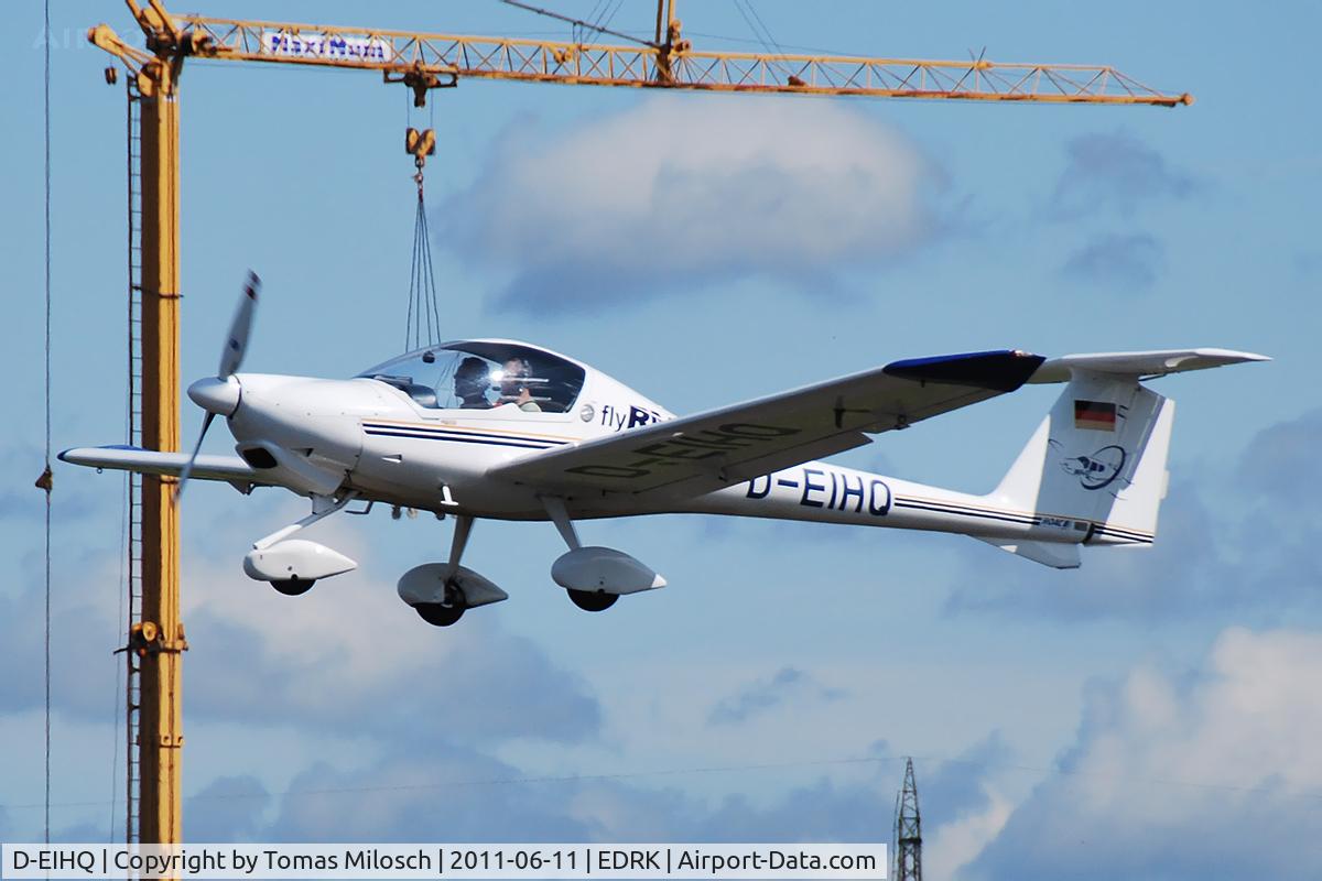D-EIHQ, HOAC DV-20 Katana C/N 20084, On the hook...