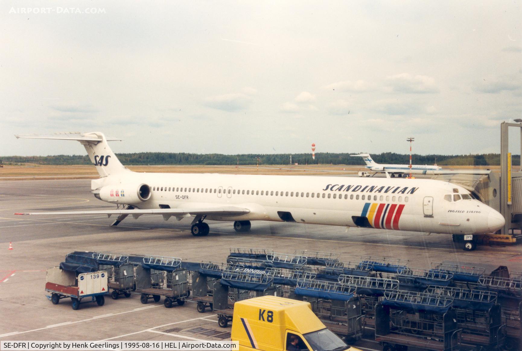 SE-DFR, McDonnell Douglas MD-81 (DC-9-81) C/N 49422, SAS