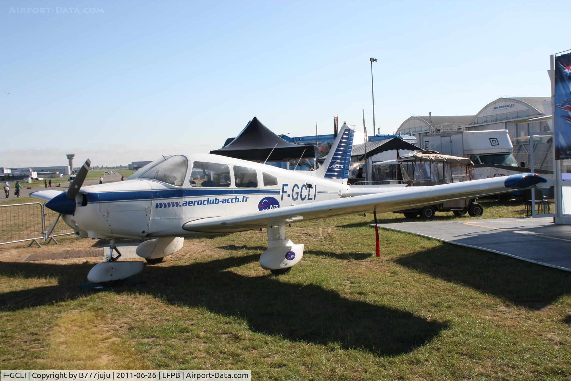 F-GCLI, Piper PA-28-161 Warrior II C/N 288016236, on display at SIAE 2011