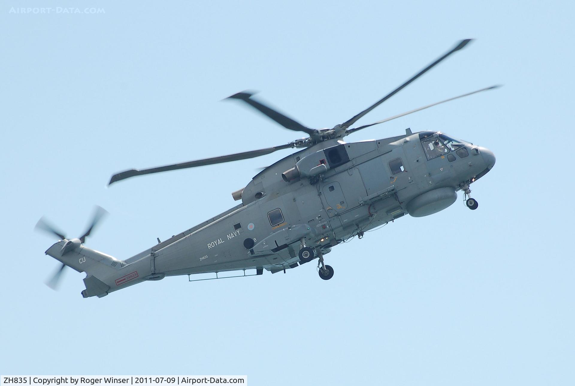 ZH835, 1999 AgustaWestland EH-101 Merlin HM.1 C/N 50067/RN15, Off airport. Fleet Air Arm Merlin helicopter coded (5)87/CU of 824 NAS displaying on the first day of the Wales National Airshow, Swansea Bay, Wales, UK.