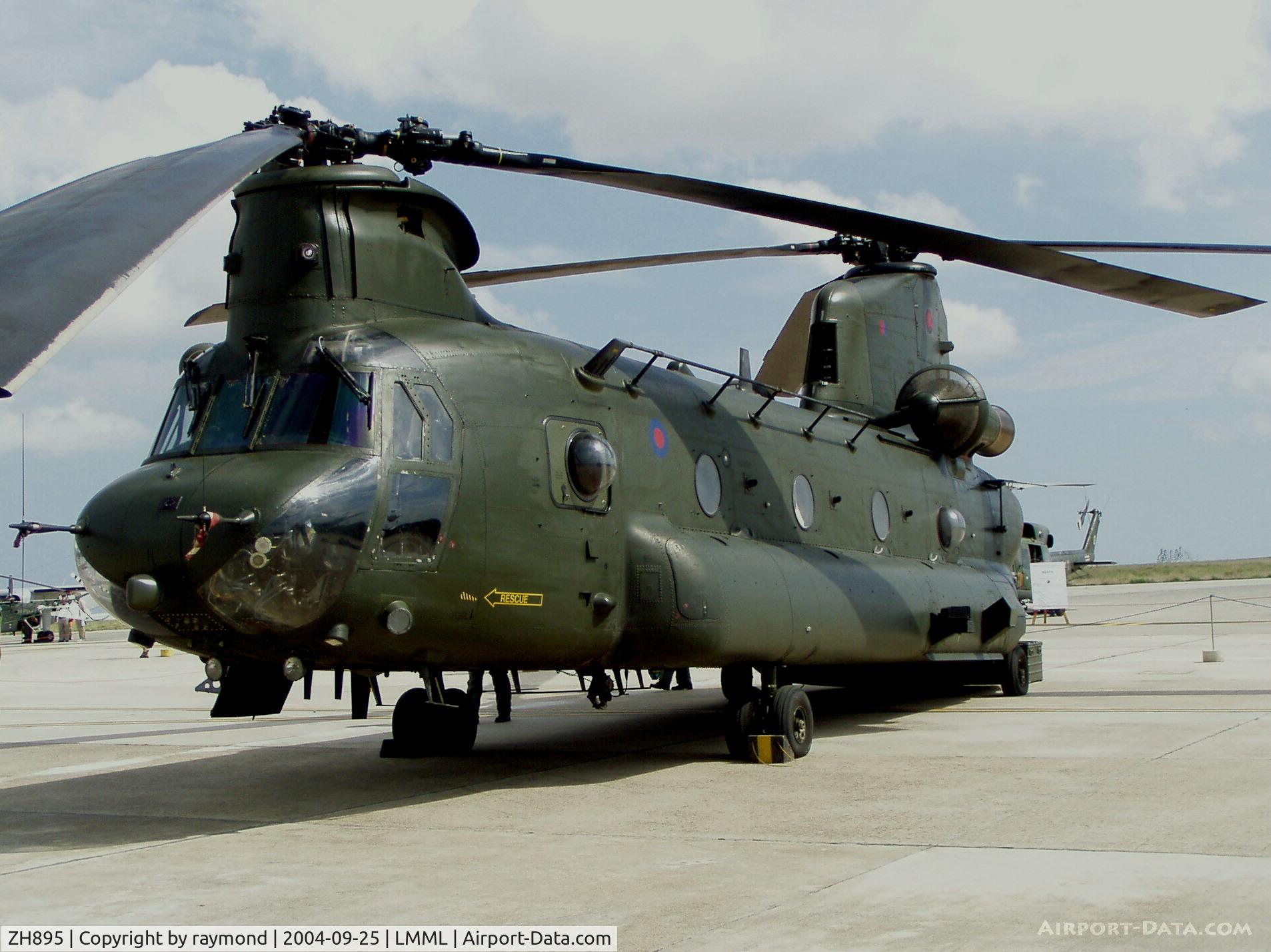 ZH895, Boeing Vertol Chinook HC.2A C/N M4458, Chinook ZH895 RAF