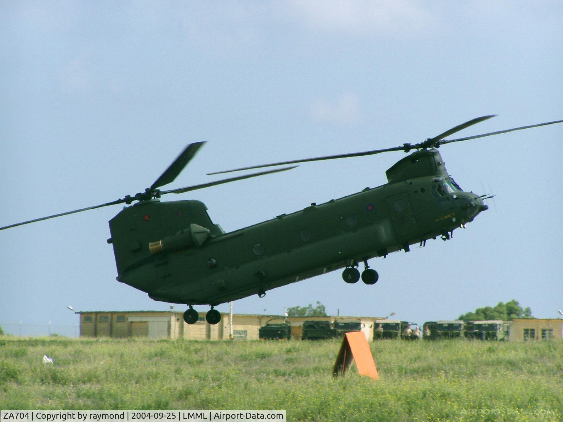 ZA704, 1981 Boeing Vertol Chinook HC.2 C/N M/A016/B-834/M7006, Chinook ZA704 RAF