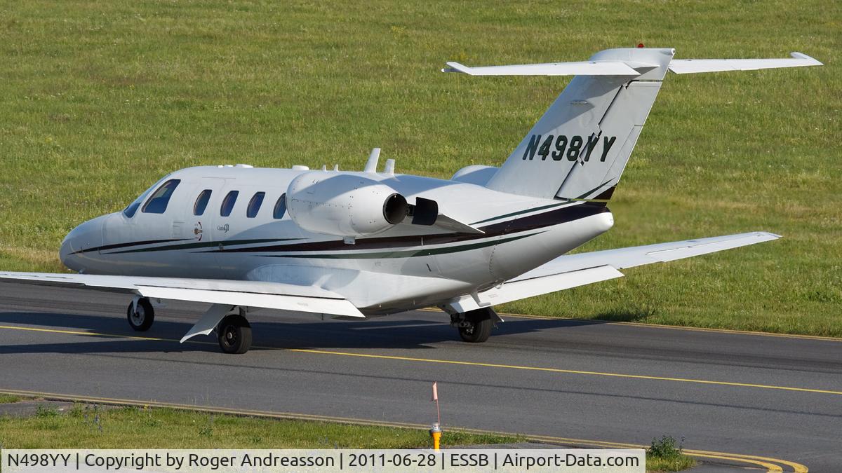 N498YY, 2002 Cessna 525 CitationJet CJ1 C/N 525-0498, Departing to EGGW