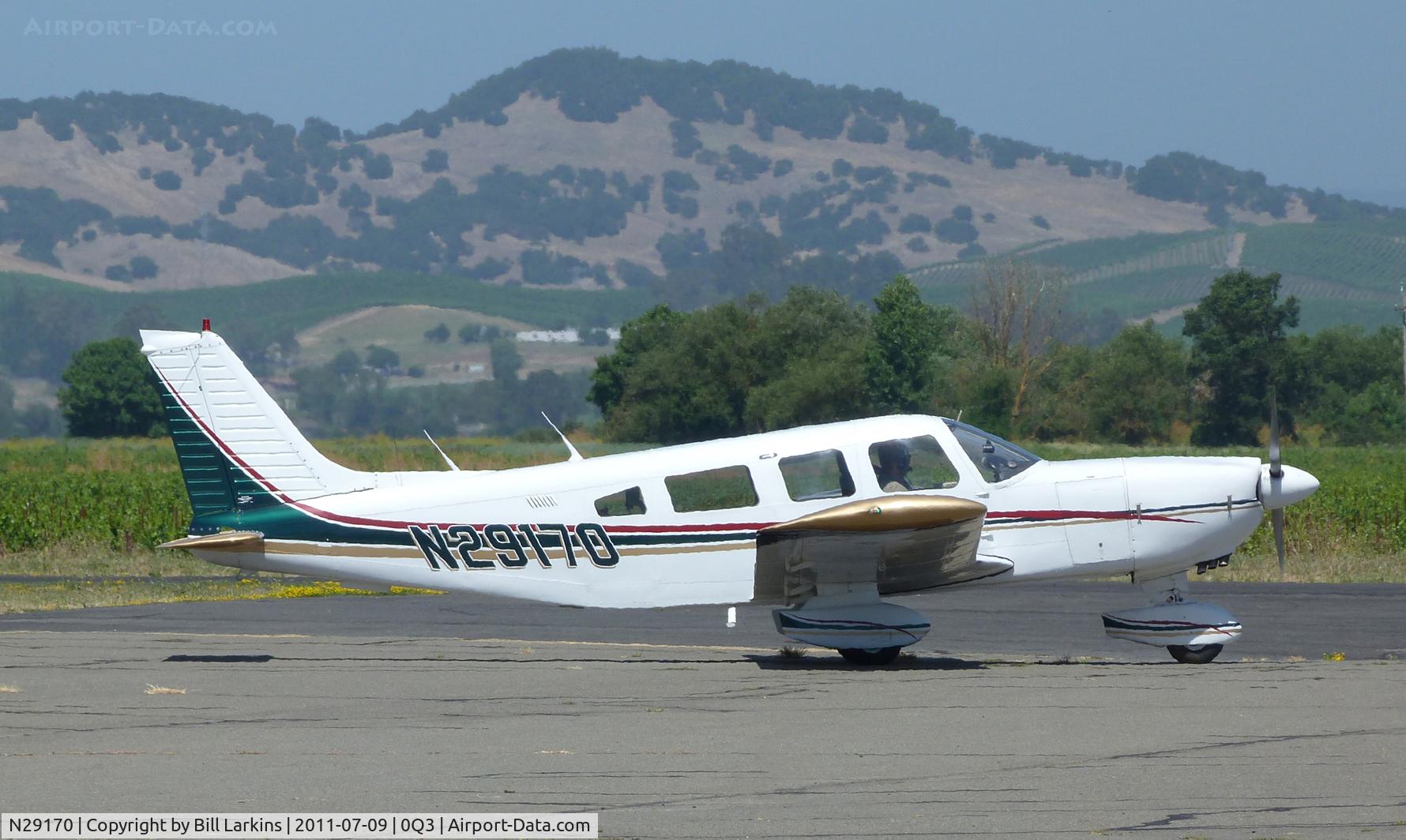N29170, 1979 Piper PA-32-300 Cherokee Six C/N 32-7940131, Warming up for takeoff.