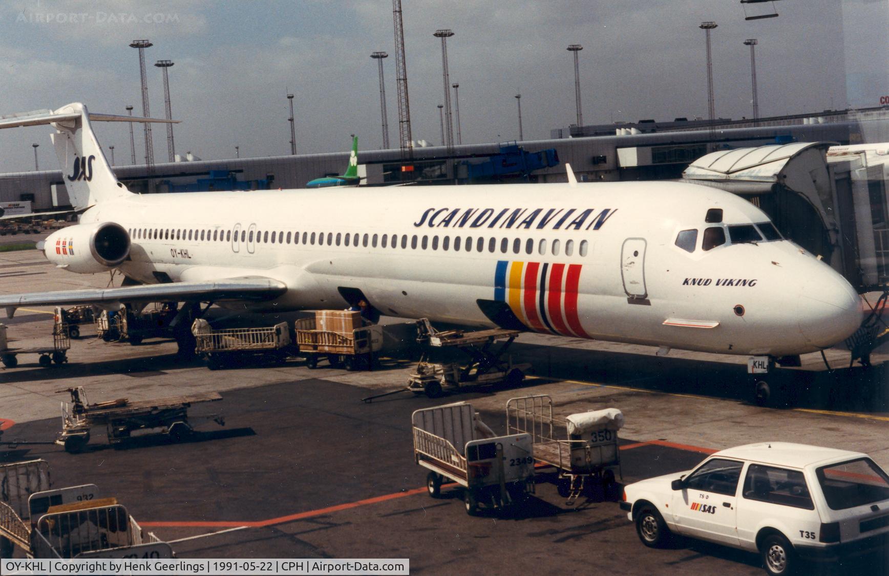 OY-KHL, 1989 McDonnell Douglas MD-82 (DC-9-82) C/N 49911, SAS