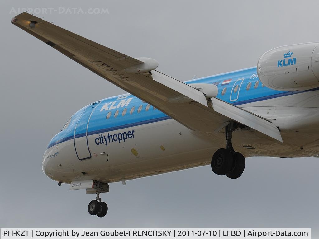 PH-KZT, 1995 Fokker 70 (F-28-0070) C/N 11541, 