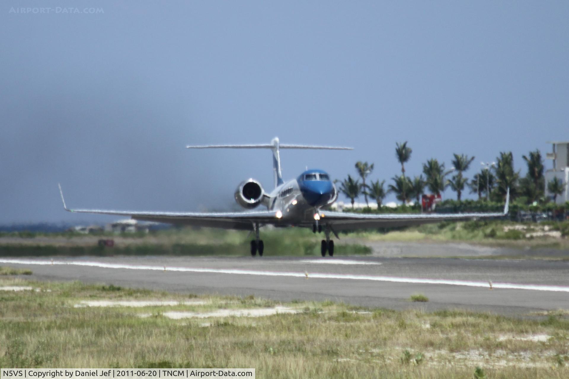 N5VS, 2005 Gulfstream Aerospace GV-SP (G550) C/N 5088, N5VS departing TNCM