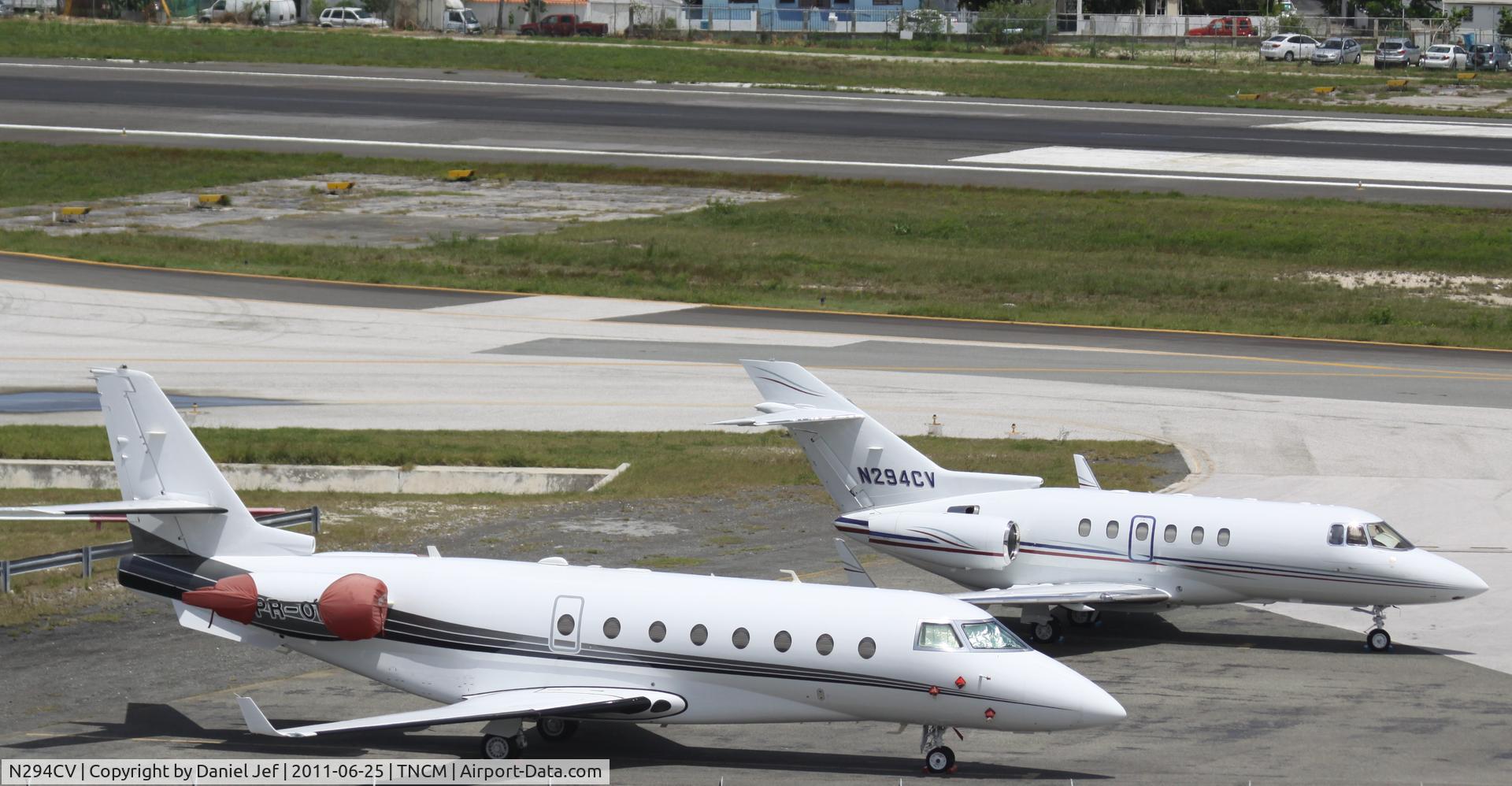 N294CV, 1997 Raytheon Hawker 800XP C/N 258339, Park on the cargo ramp