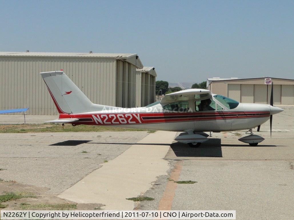 N2262Y, 1967 Cessna 177 Cardinal C/N 17700062, Taxiing back after landing