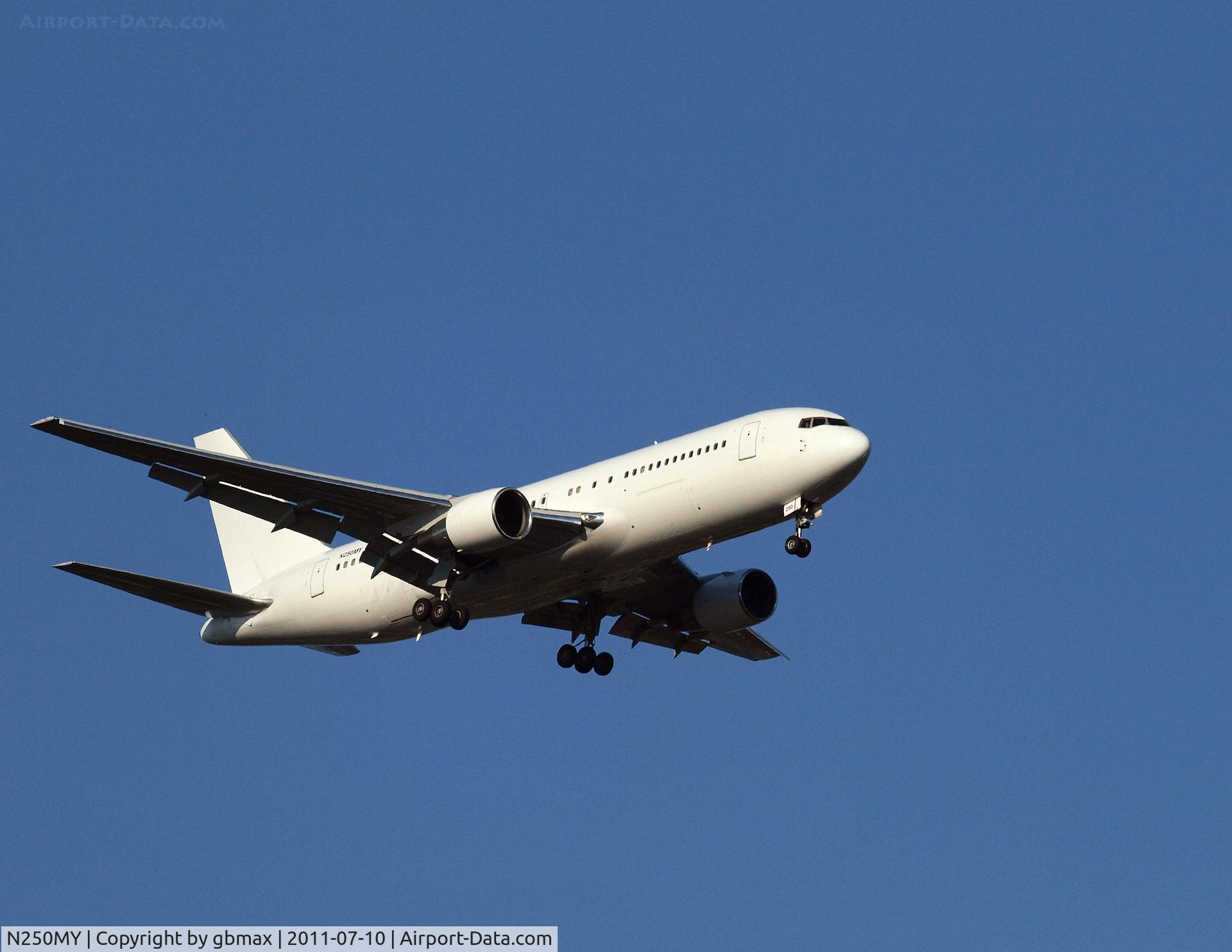 N250MY, 1985 Boeing 767-238 C/N 23306, Going to a landing at JFK