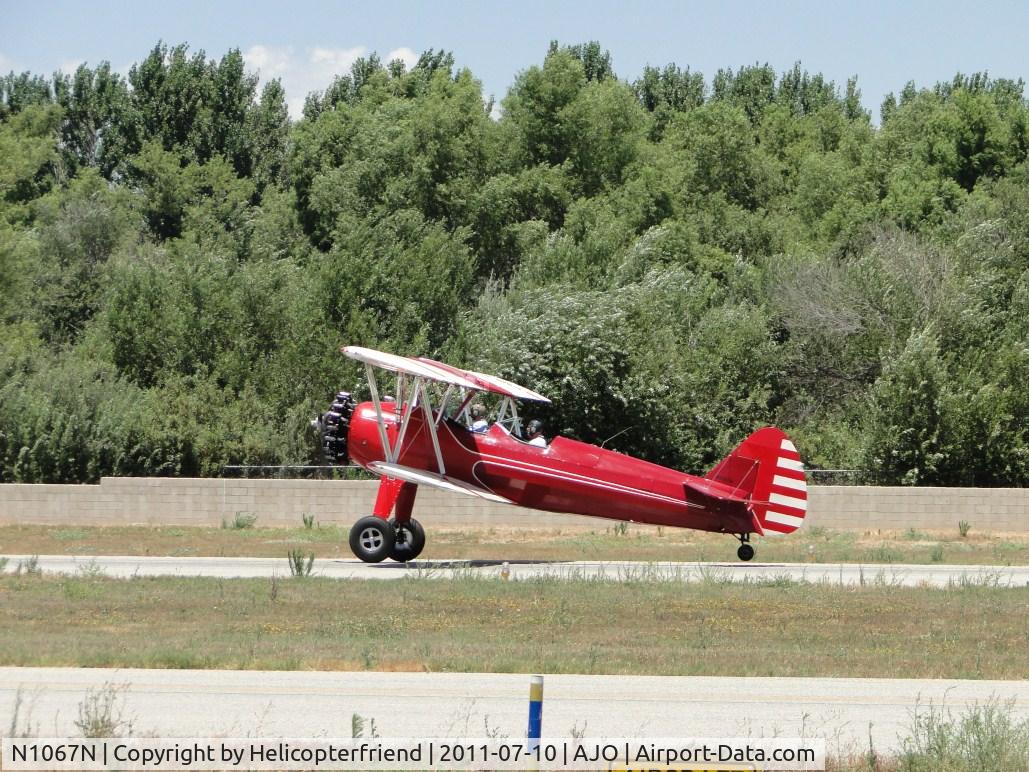 N1067N, 1943 Boeing E75 C/N 75-5313, Short roll for take off, going aibourne