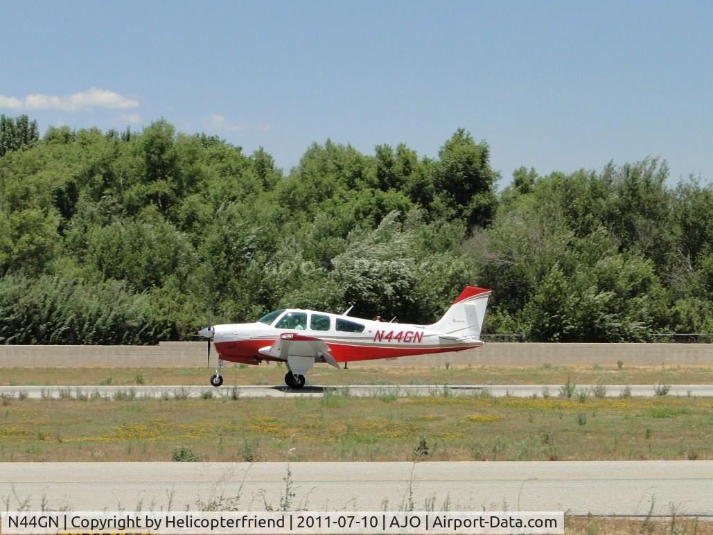 N44GN, 1975 Beech F33A Bonanza C/N CE-620, Taking off westbound