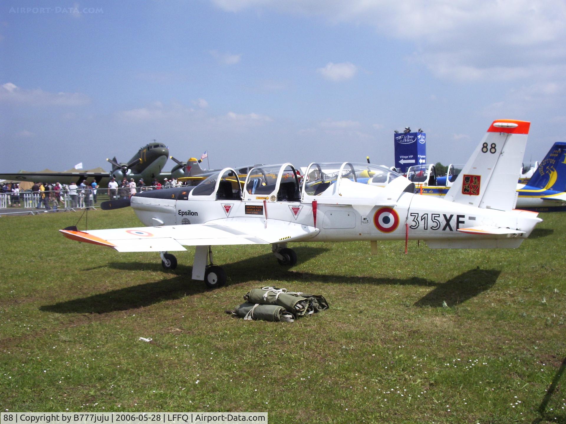 88, Socata TB-30 Epsilon C/N 88, on display at La Ferté Alais 2006