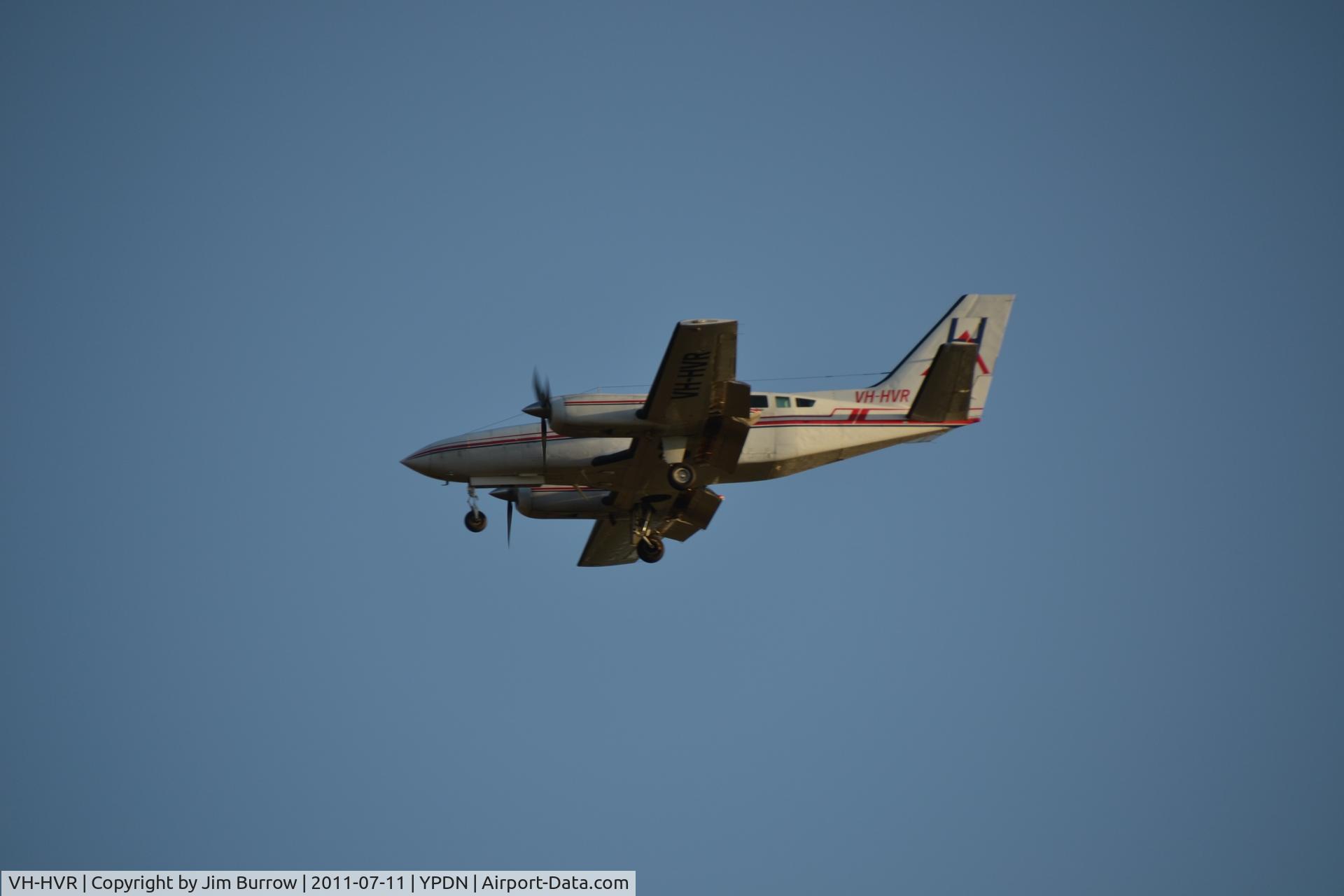 VH-HVR, 1980 Cessna 404 Titan C/N 404-0673, Hardy Aviation Cessna 404 landing Darwin