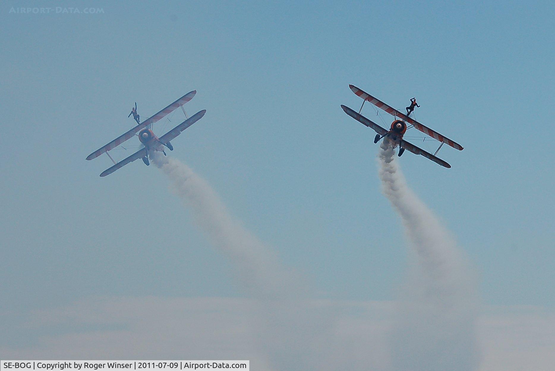 SE-BOG, 1942 Boeing N2S-3 Kaydet (B75N1) C/N 75-7128, Off airport. Breitling Wingwalkers. With N707TJ at the Wales National Airshow, Swansea Bay, Wales, UK.