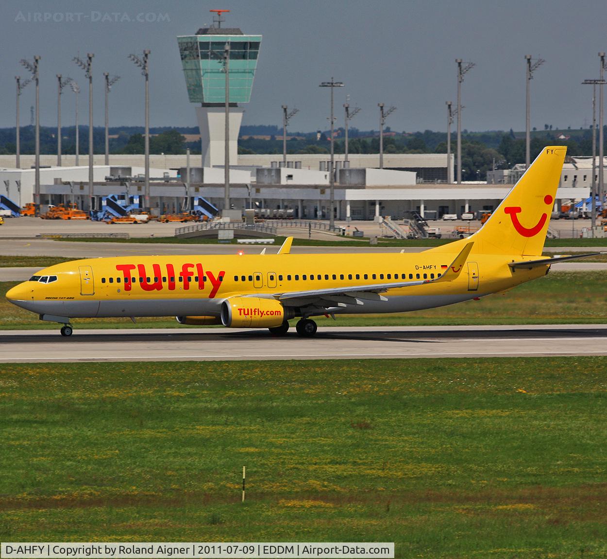 D-AHFY, 2001 Boeing 737-8K5 C/N 30417, ........