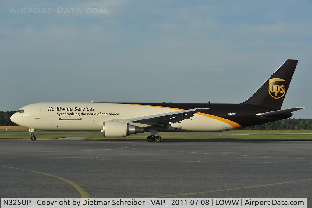 N325UP, 1998 Boeing 767-34AF C/N 27751, UPS Boeing 767-300