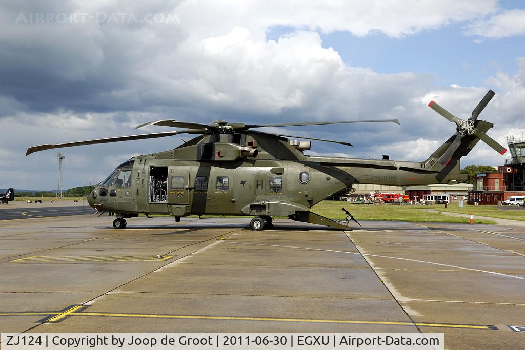 ZJ124, Westland Merlin HC.3 C/N 50133/RAF08, 78 Squadron Merlin during a fuel stop at Linton on Ouse. 1413 Flight badge on the fuselage.