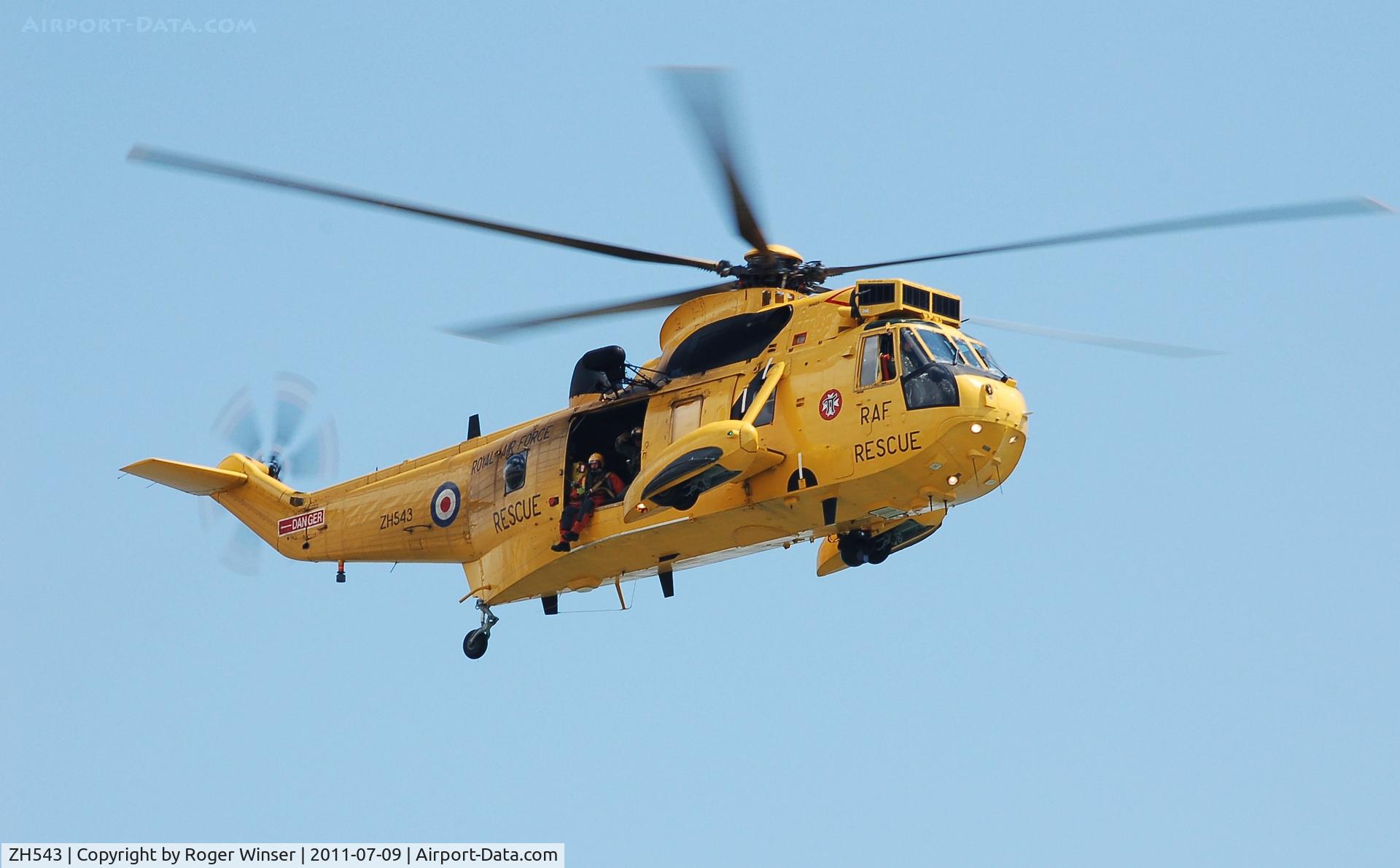 ZH543, Westland Sea King HAR.3A C/N WA1009, Off airport. Sea King rescue helicopter of 22 Squadron RAF displaying at the Wales National Airshow, Swansea Bay, Wales, UK.