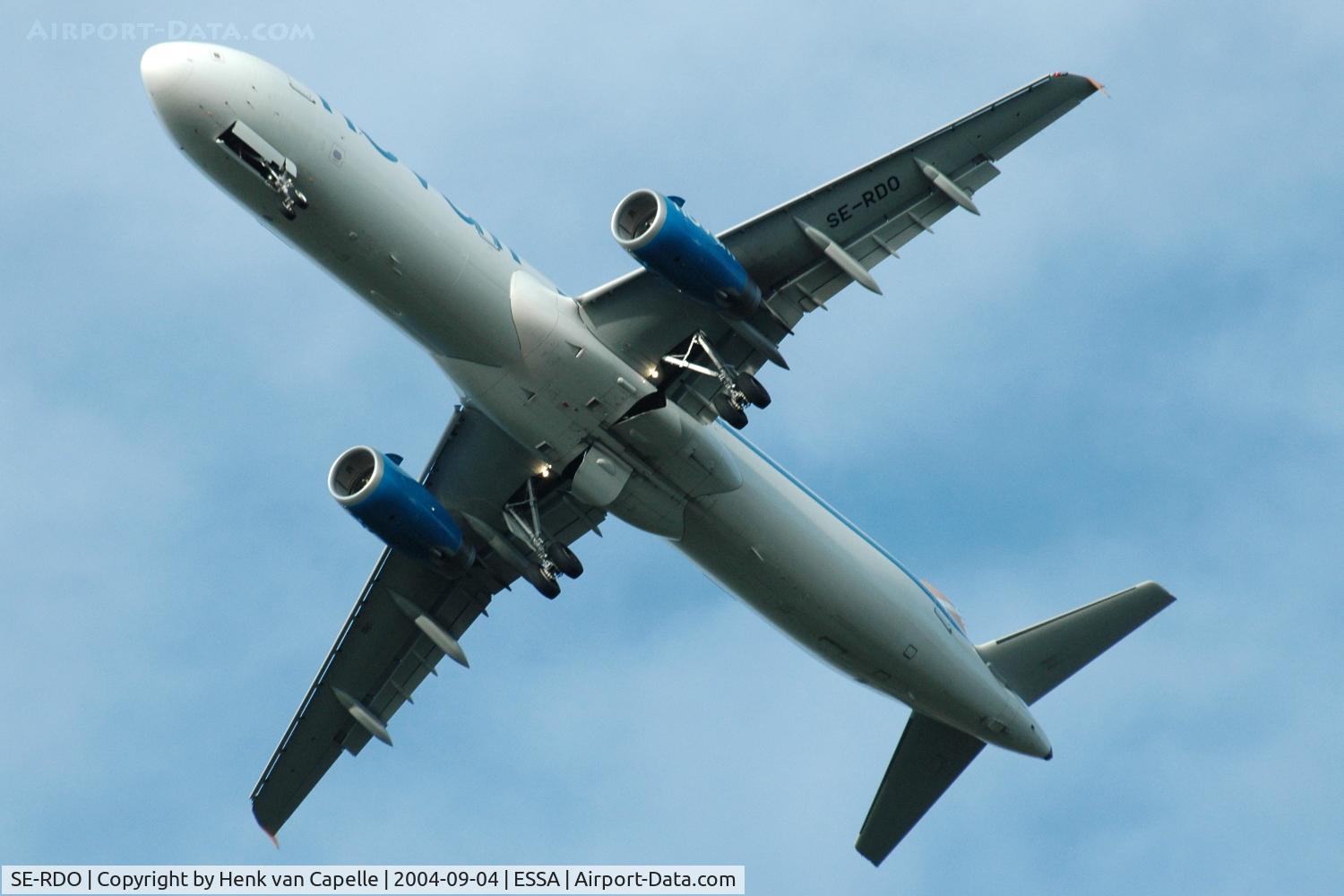 SE-RDO, 2004 Airbus A321-231 C/N 2216, Novair Airbus A321 going around at Stockholm Arlanda airport, Sweden.