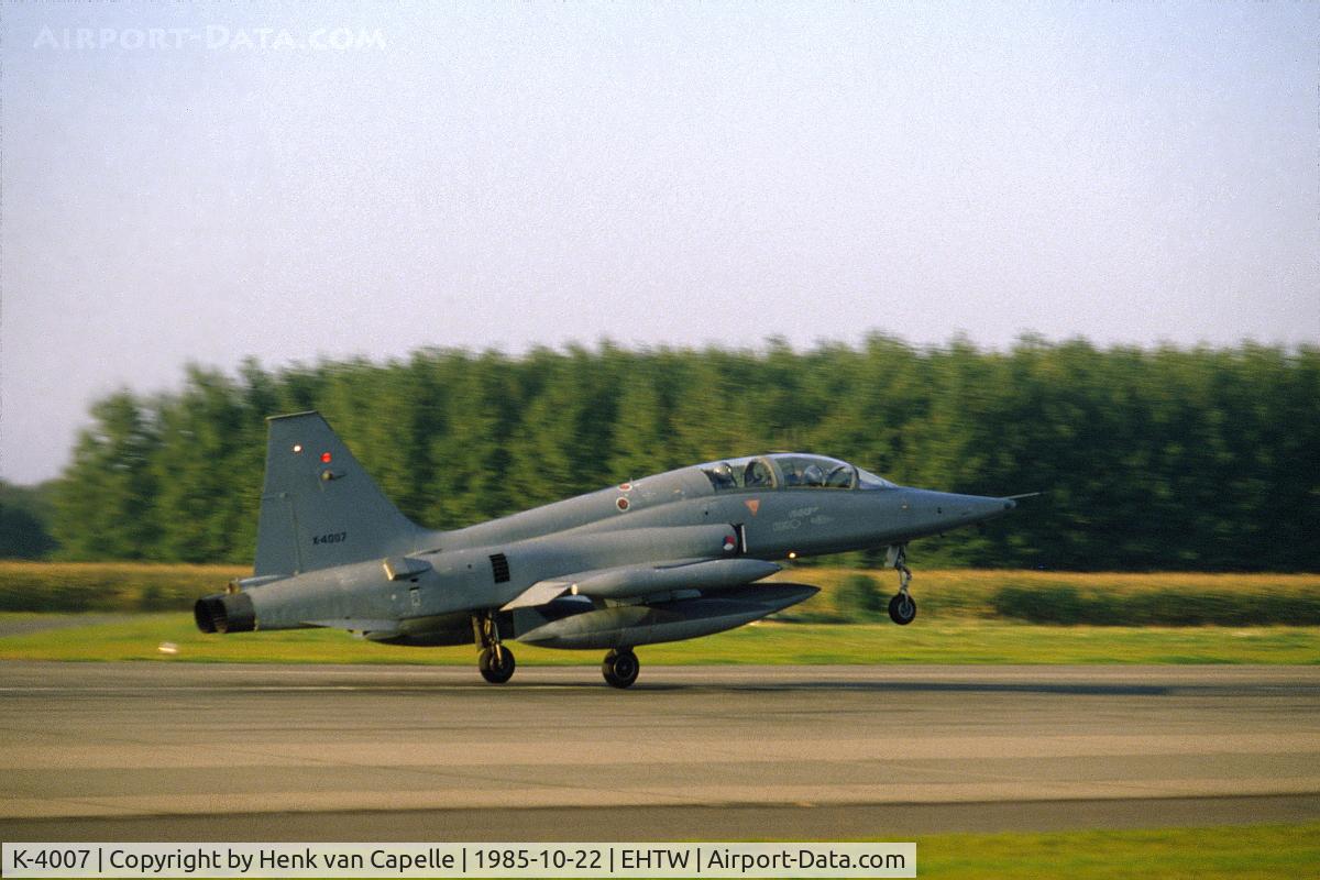 K-4007, 1969 Canadair NF-5B Freedom Fighter C/N 4007, NF-5B trainer of the Royal Netherlands Air Force landing at Twente air base.
