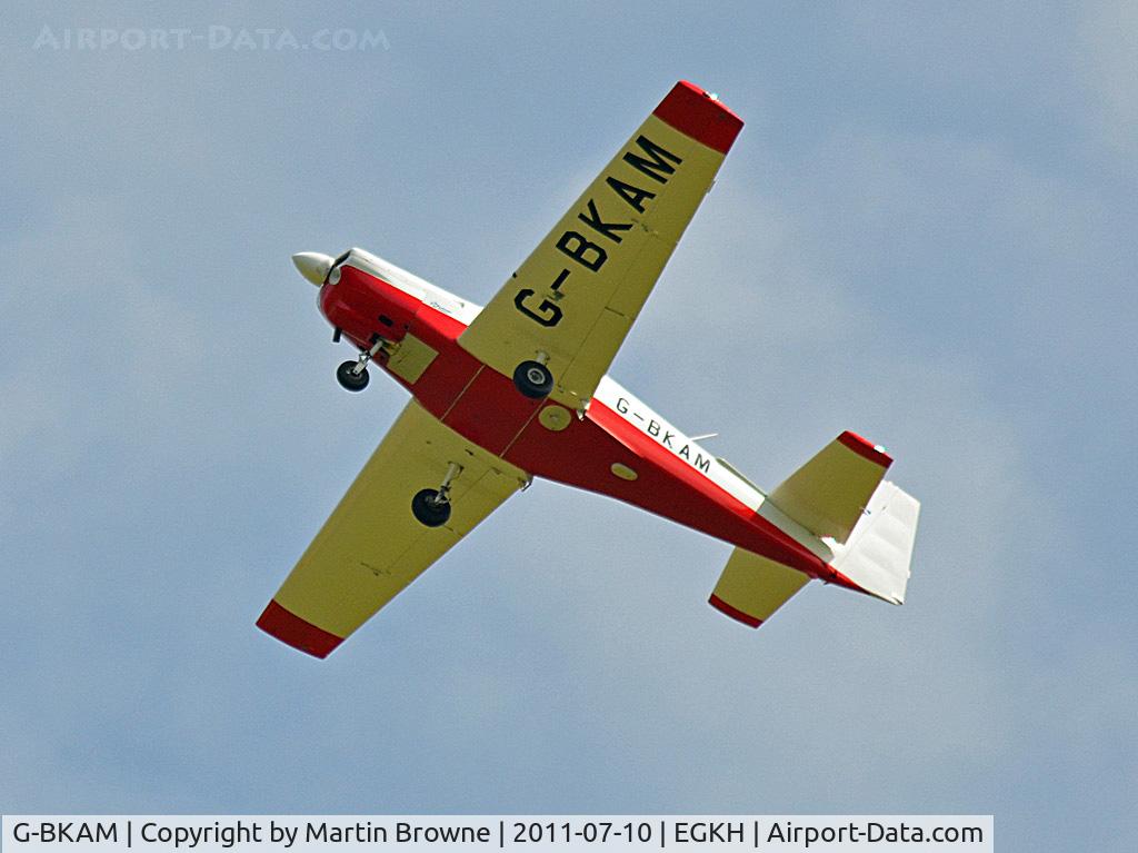 G-BKAM, 1982 Slingsby T-67M Firefly Mk2 C/N 1999, SHOT AT HEADCORN